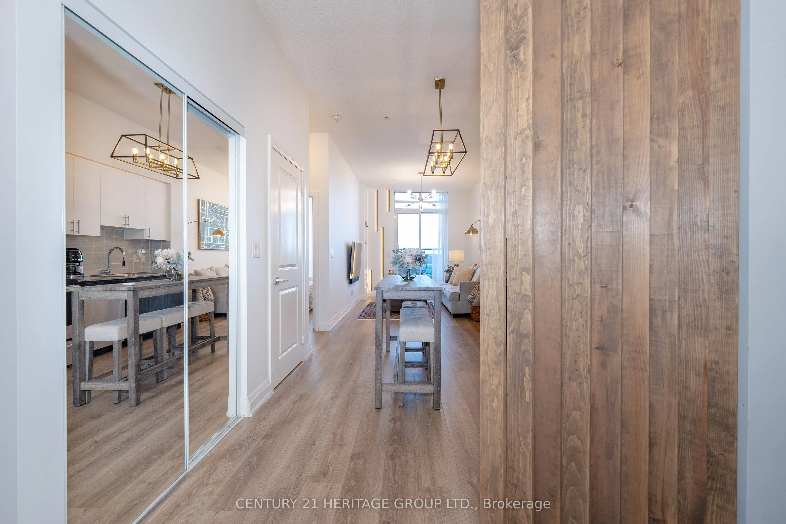 7171 Yonge Street #306