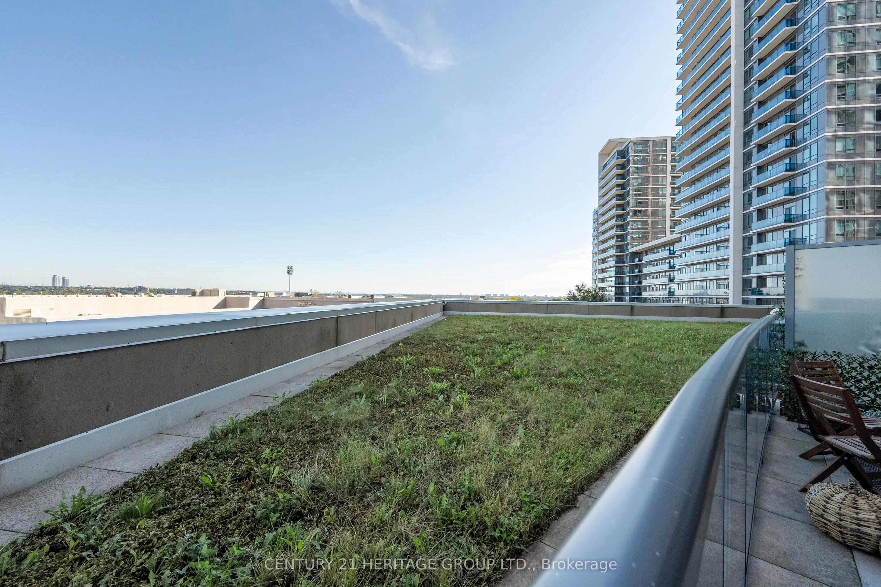 7171 Yonge Street #306