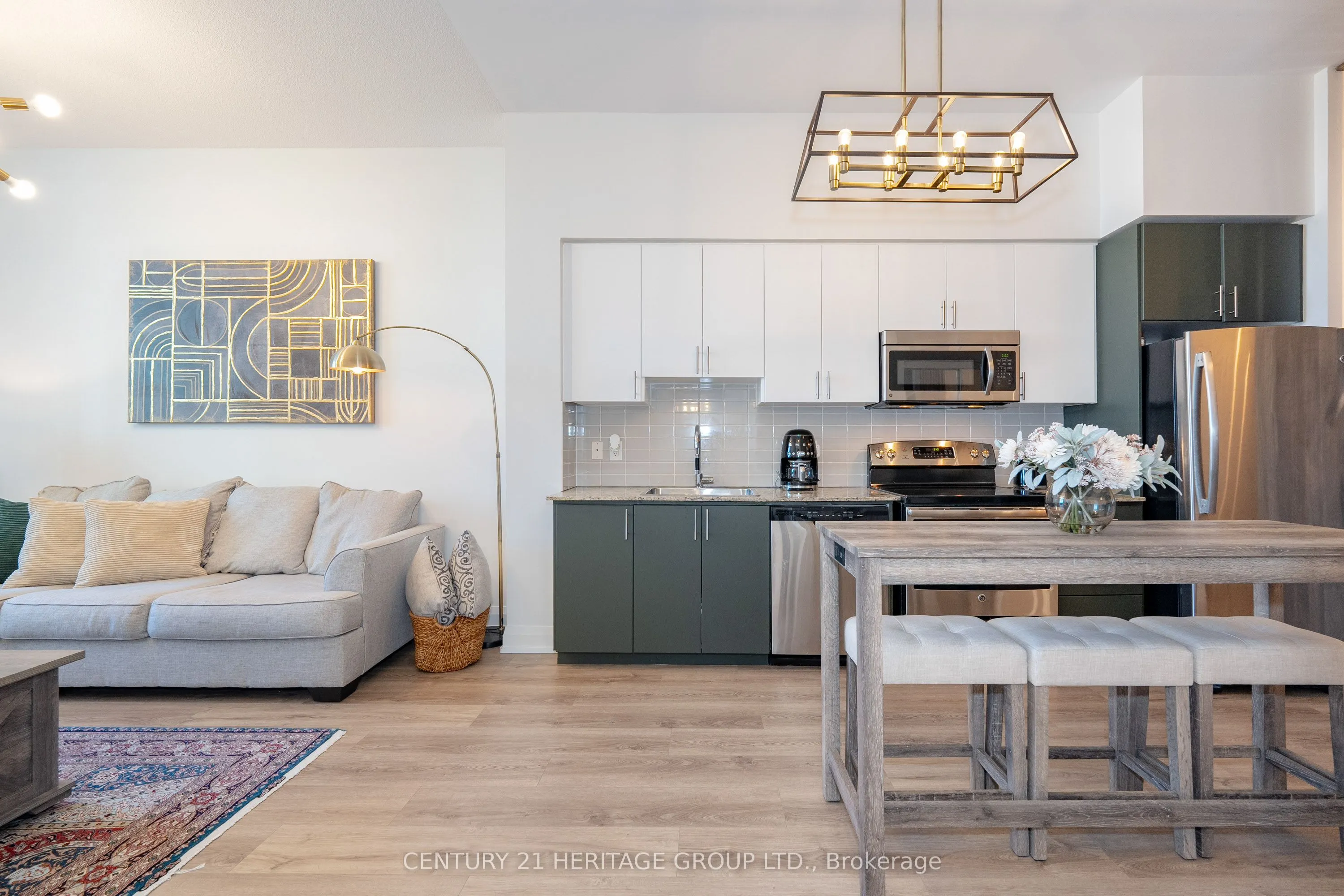 7171 Yonge Street #306
