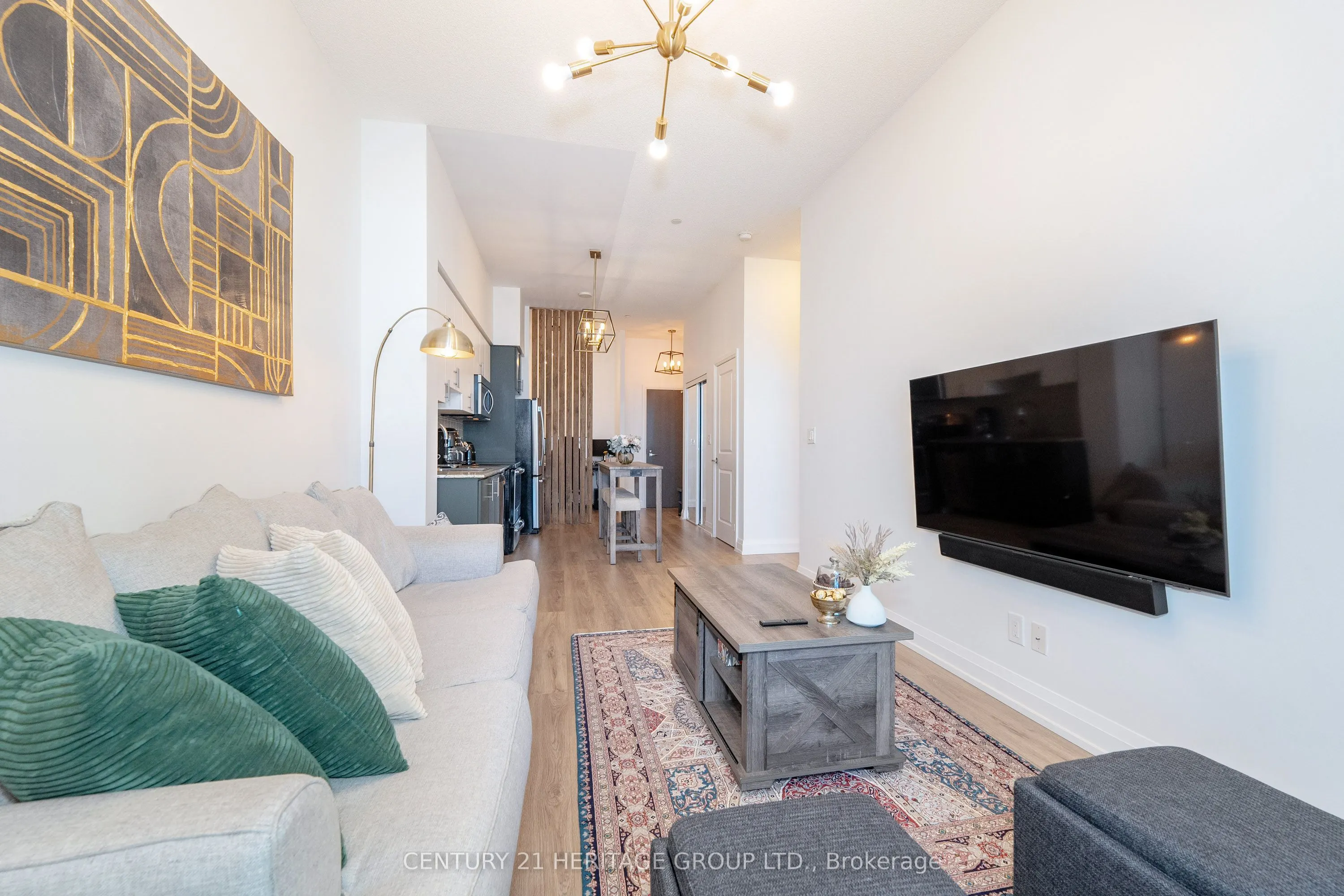 7171 Yonge Street #306