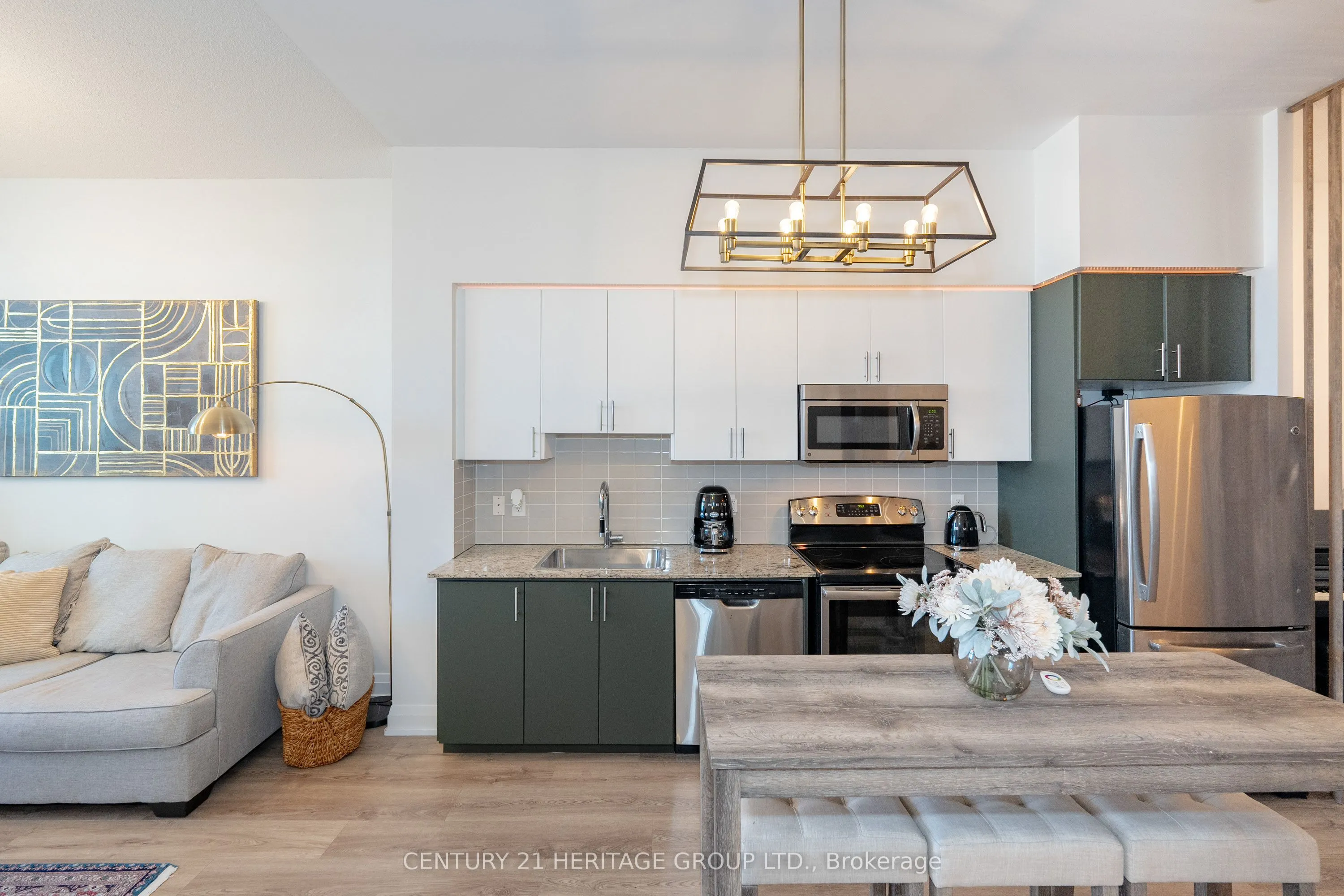 7171 Yonge Street #306