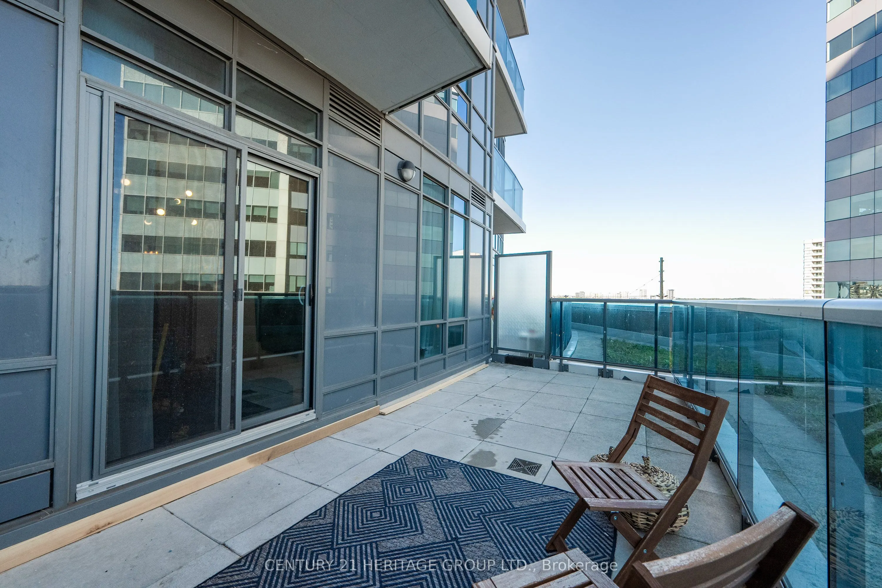 7171 Yonge Street #306