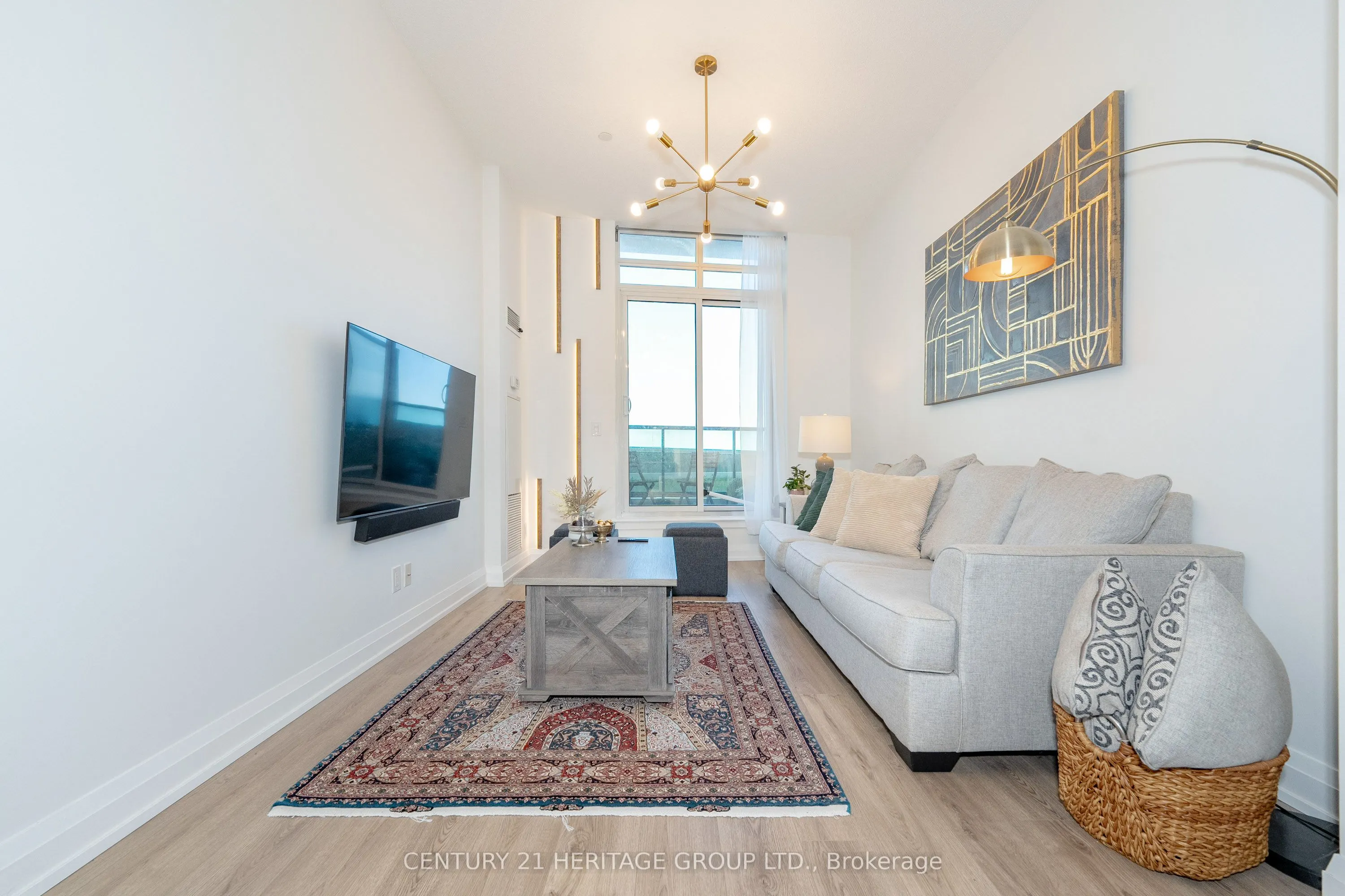 7171 Yonge Street #306