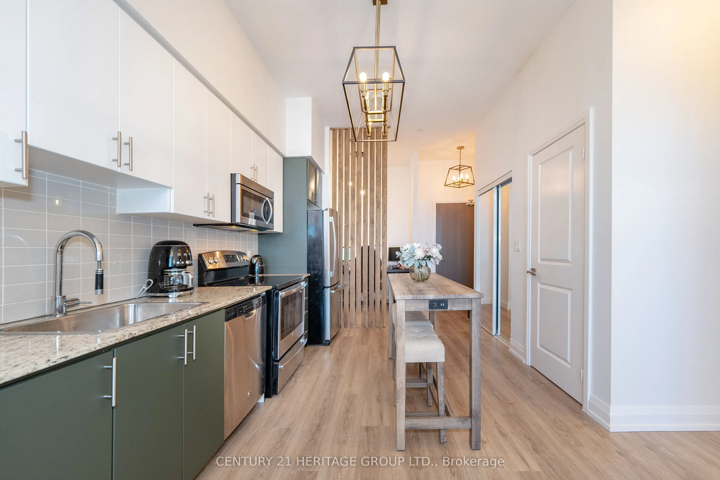 7171 Yonge Street #306