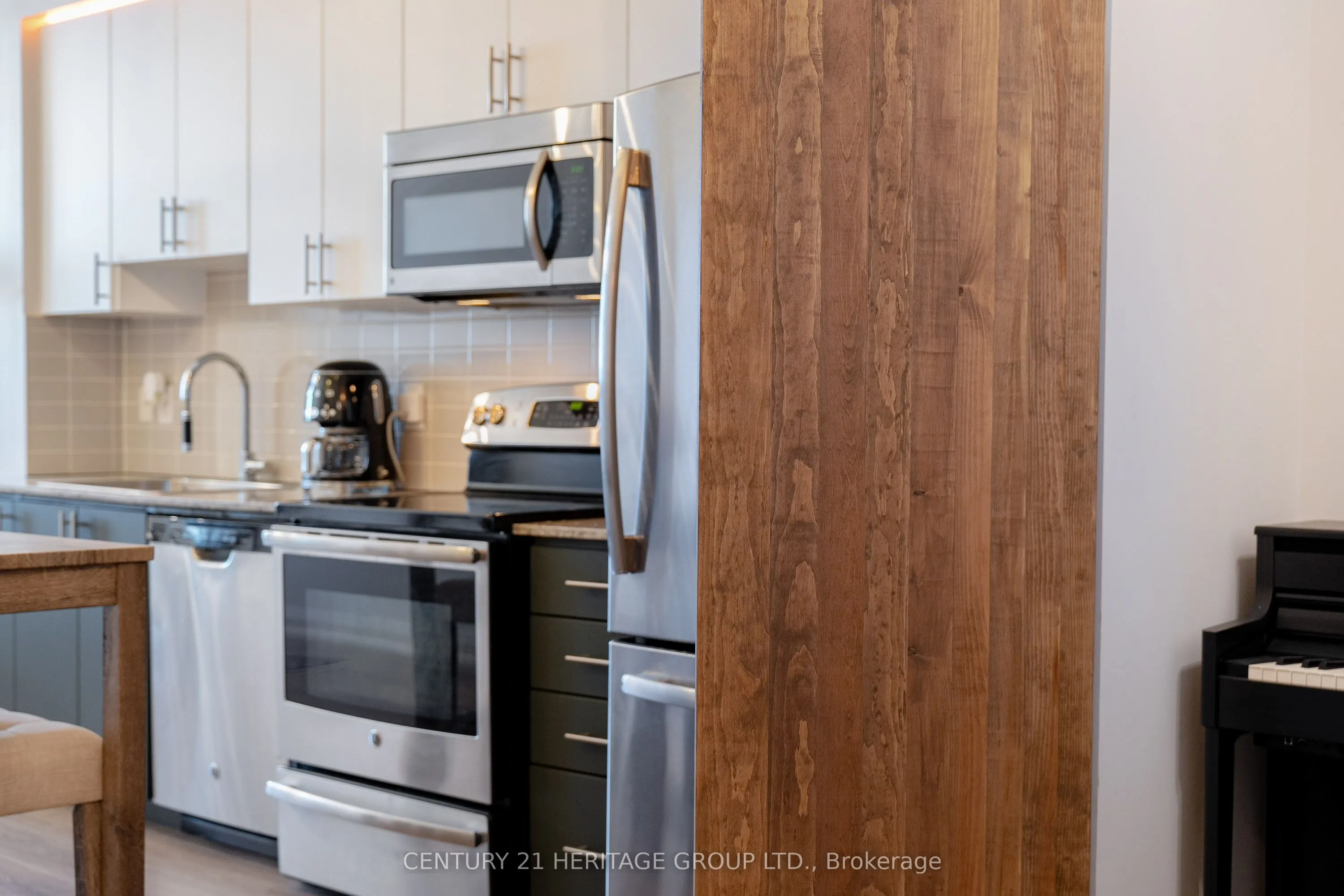7171 Yonge Street #306