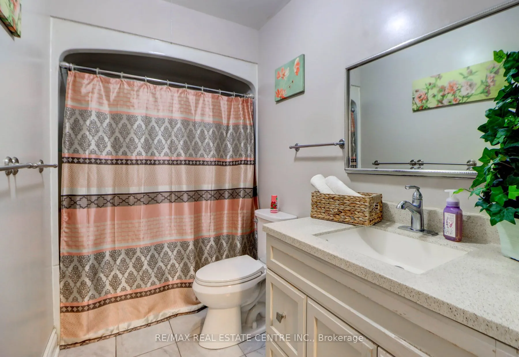 282B Brock Street W