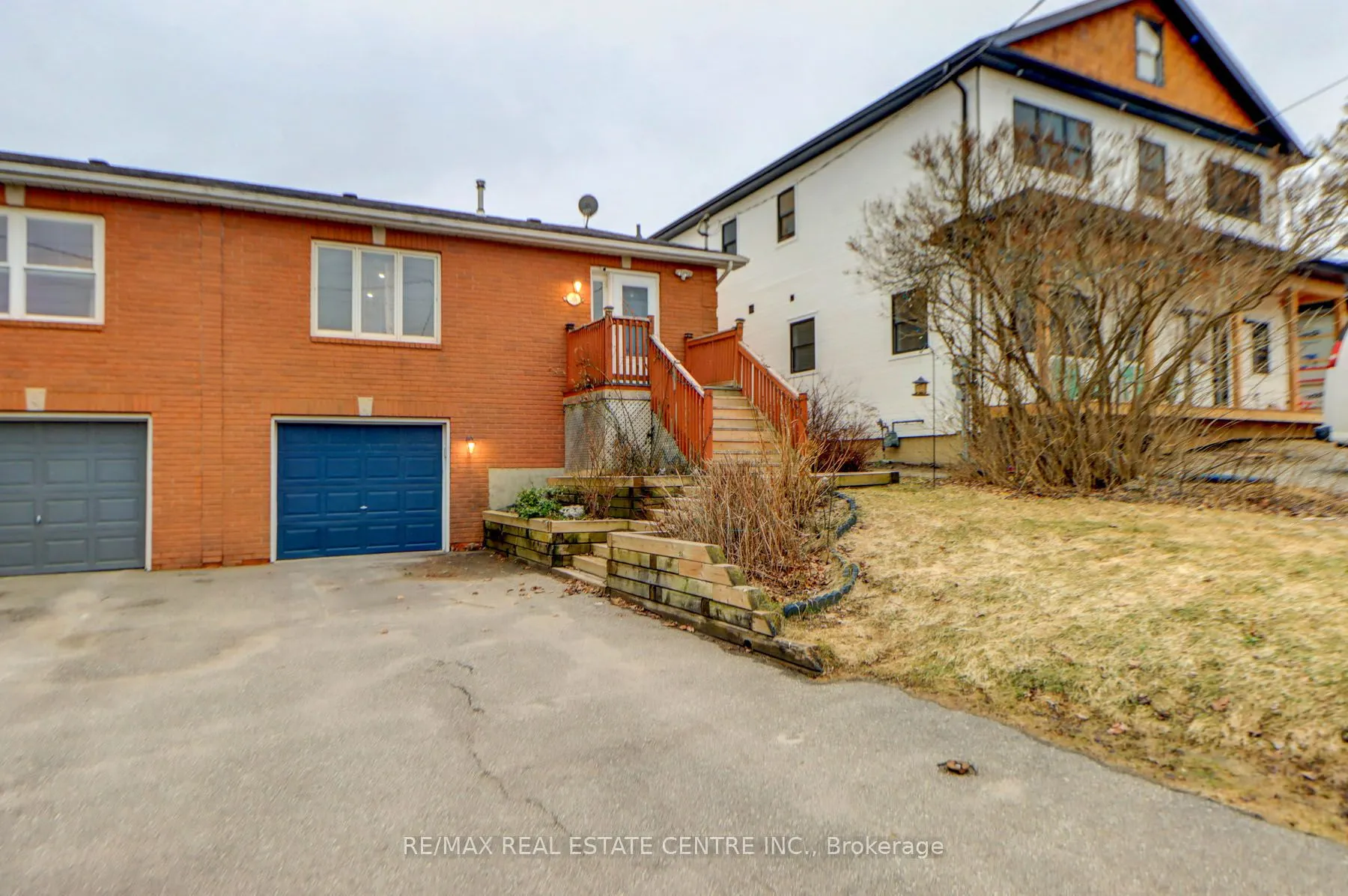282B Brock Street W