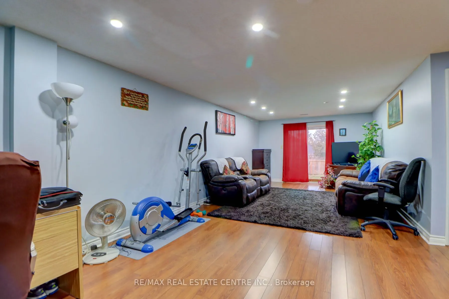 282B Brock Street W