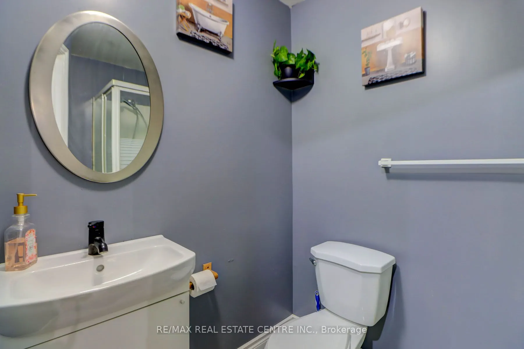 282B Brock Street W
