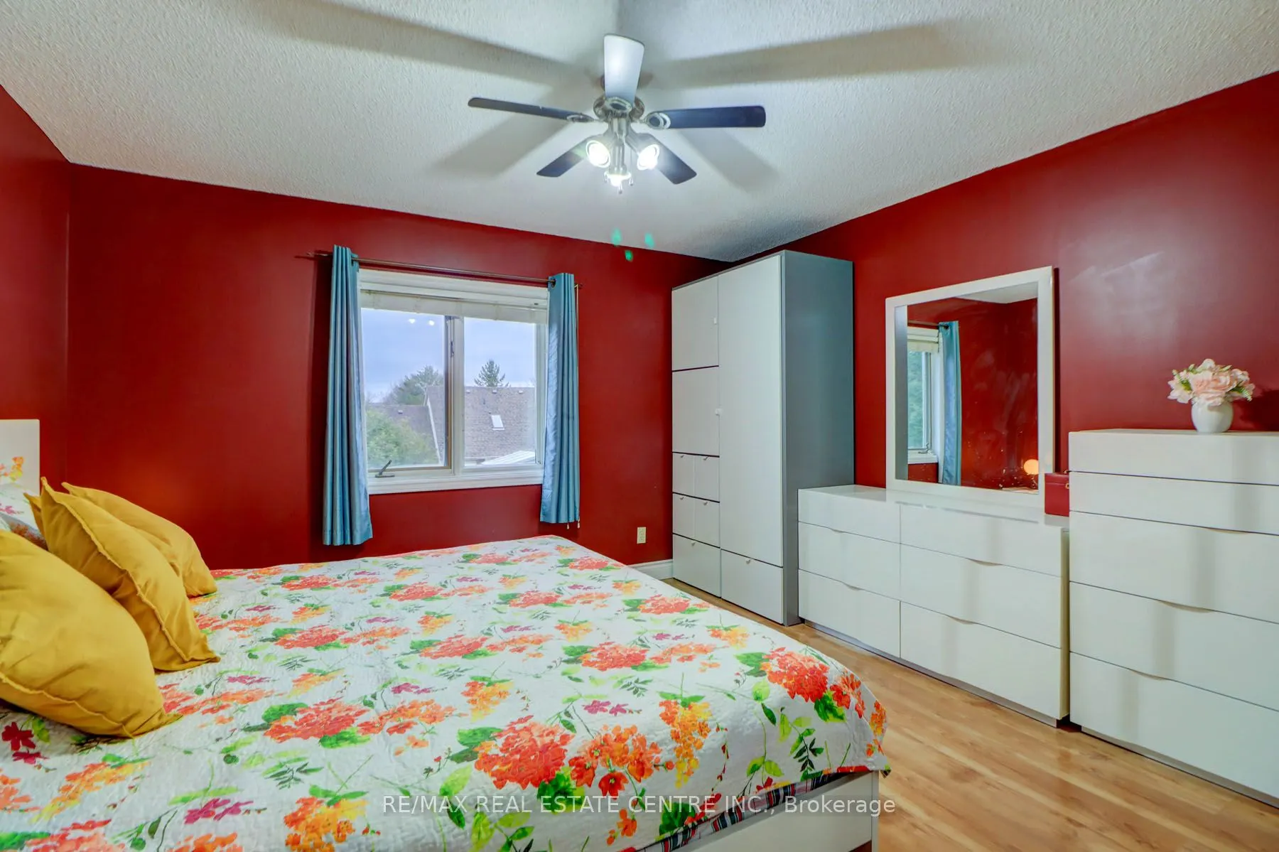 282B Brock Street W