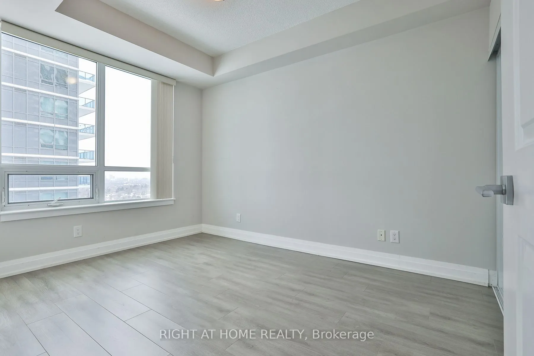 7165 Yonge Street, #1505