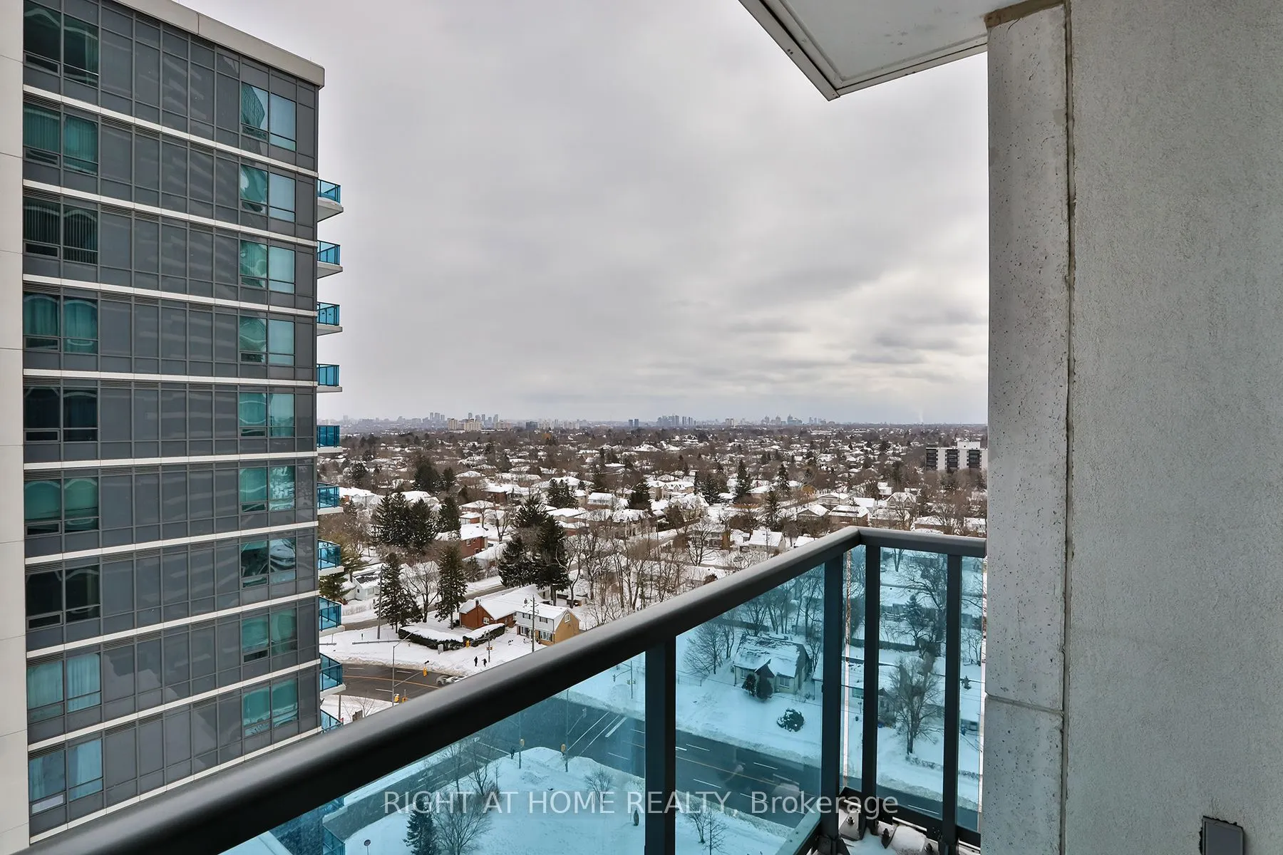 7165 Yonge Street, #1505