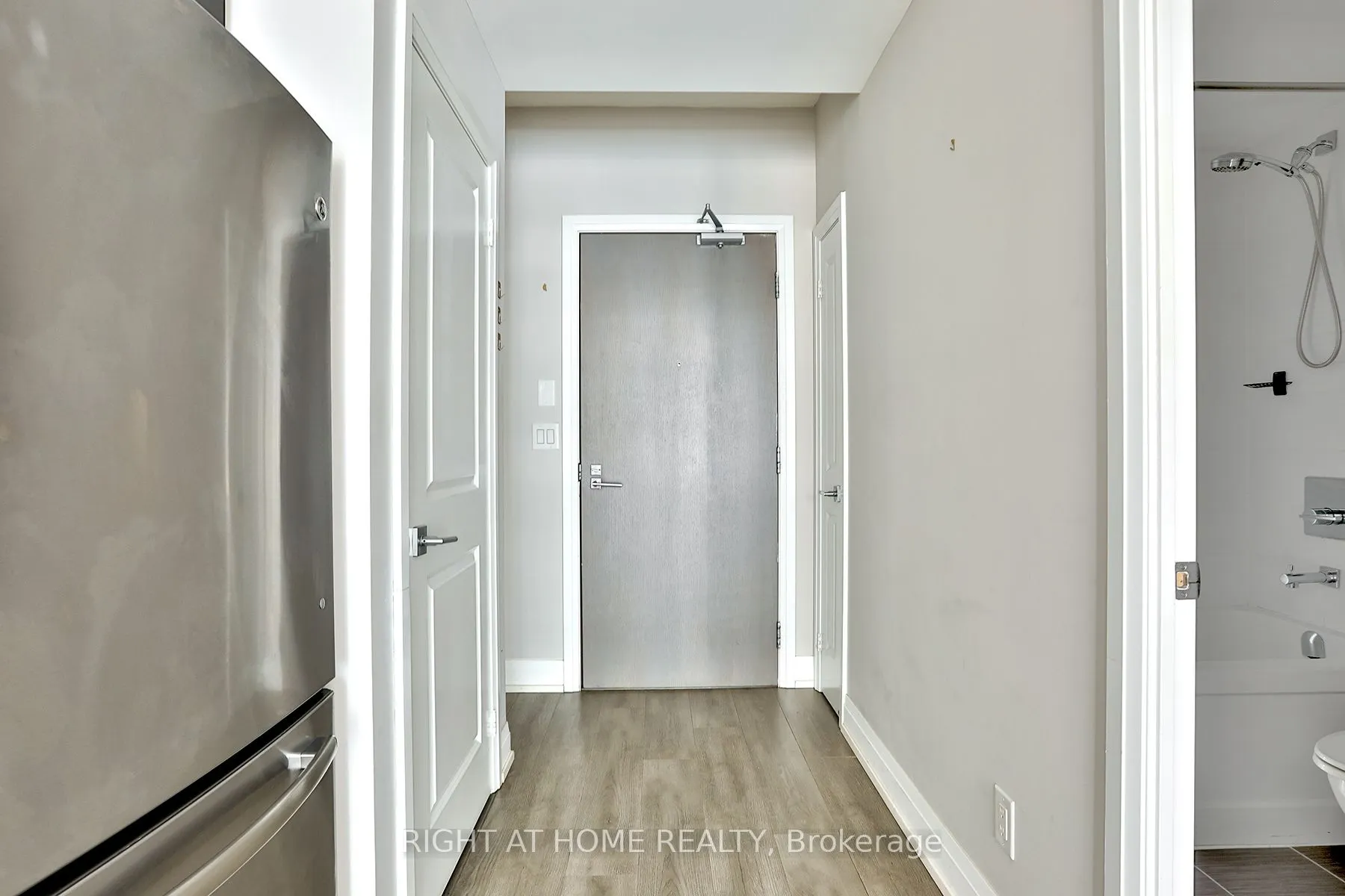 7165 Yonge Street, #1505