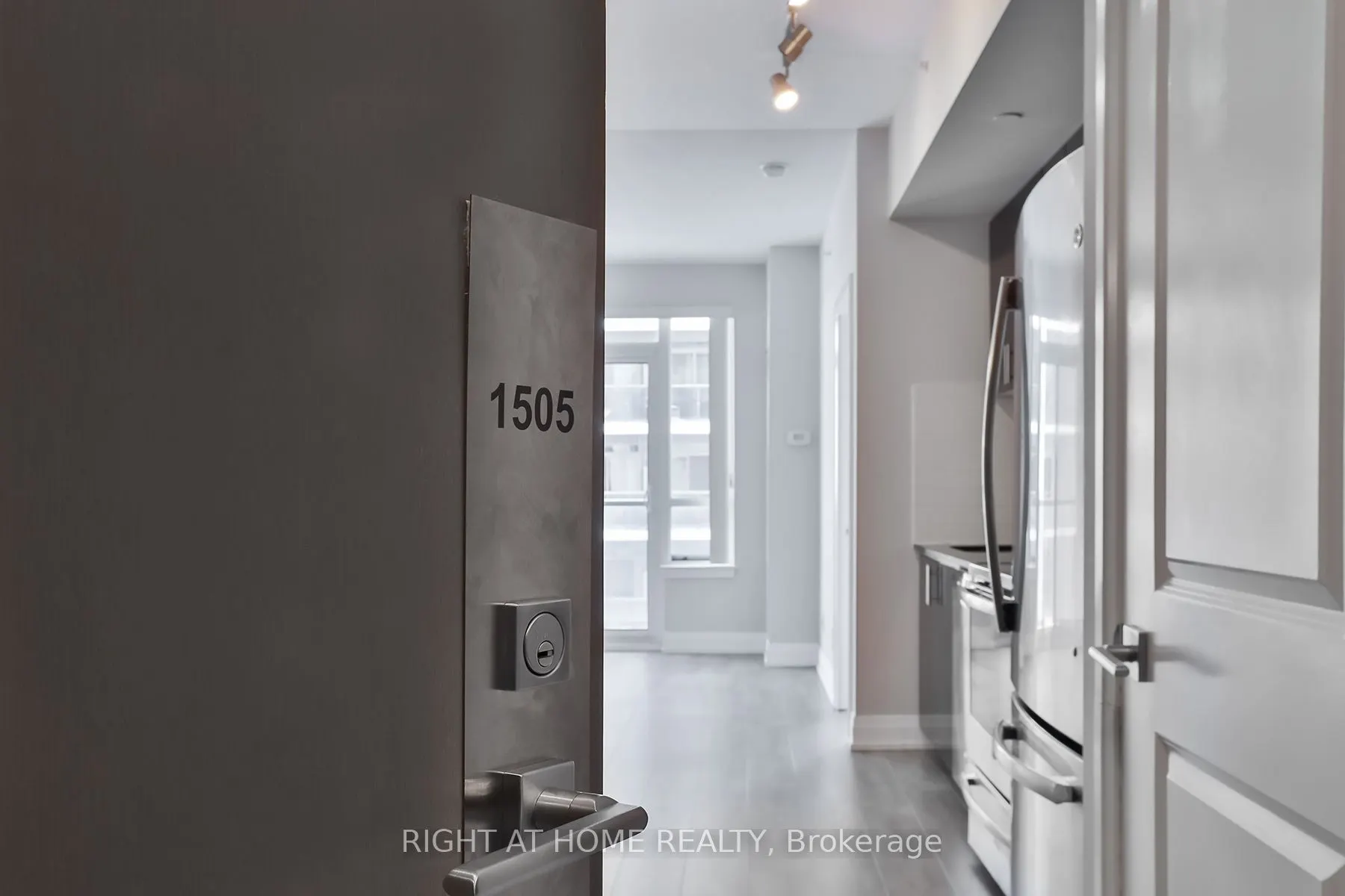 7165 Yonge Street, #1505