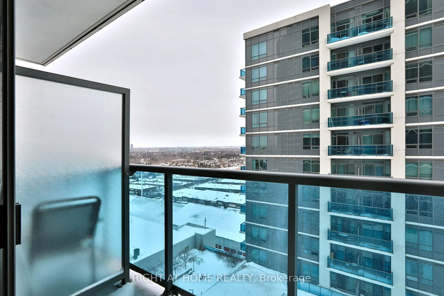 7165 Yonge Street, #1505