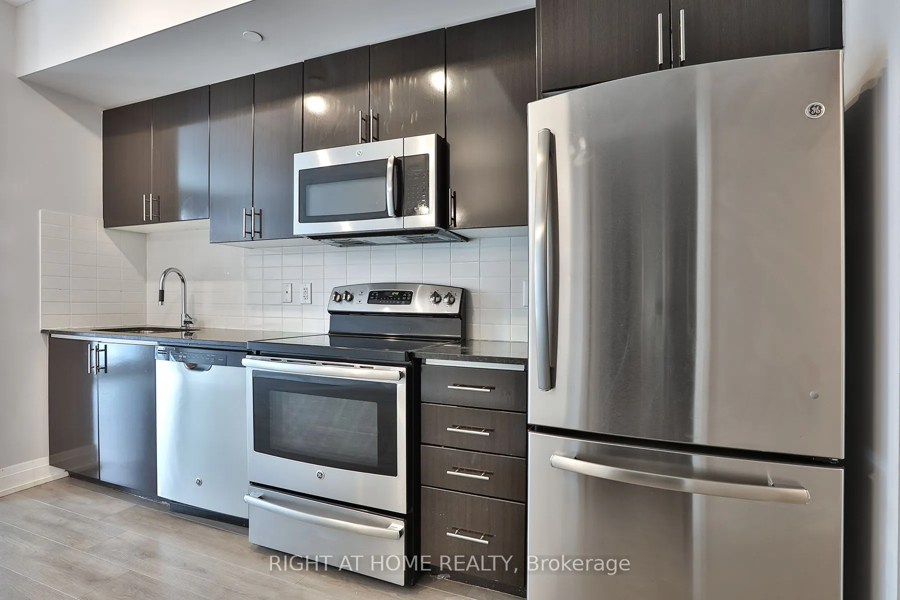7165 Yonge Street, #1505