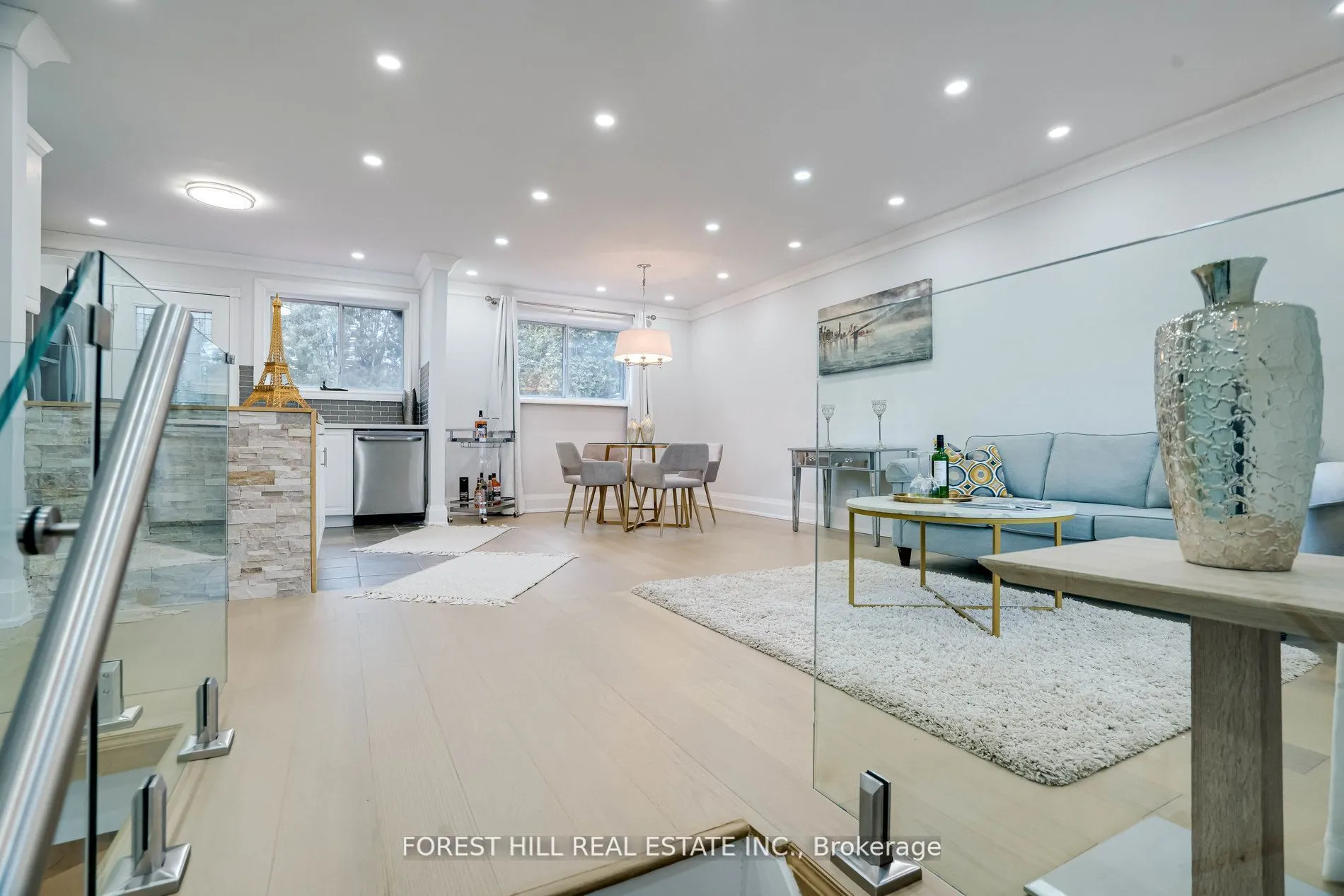 1 Willis Drive