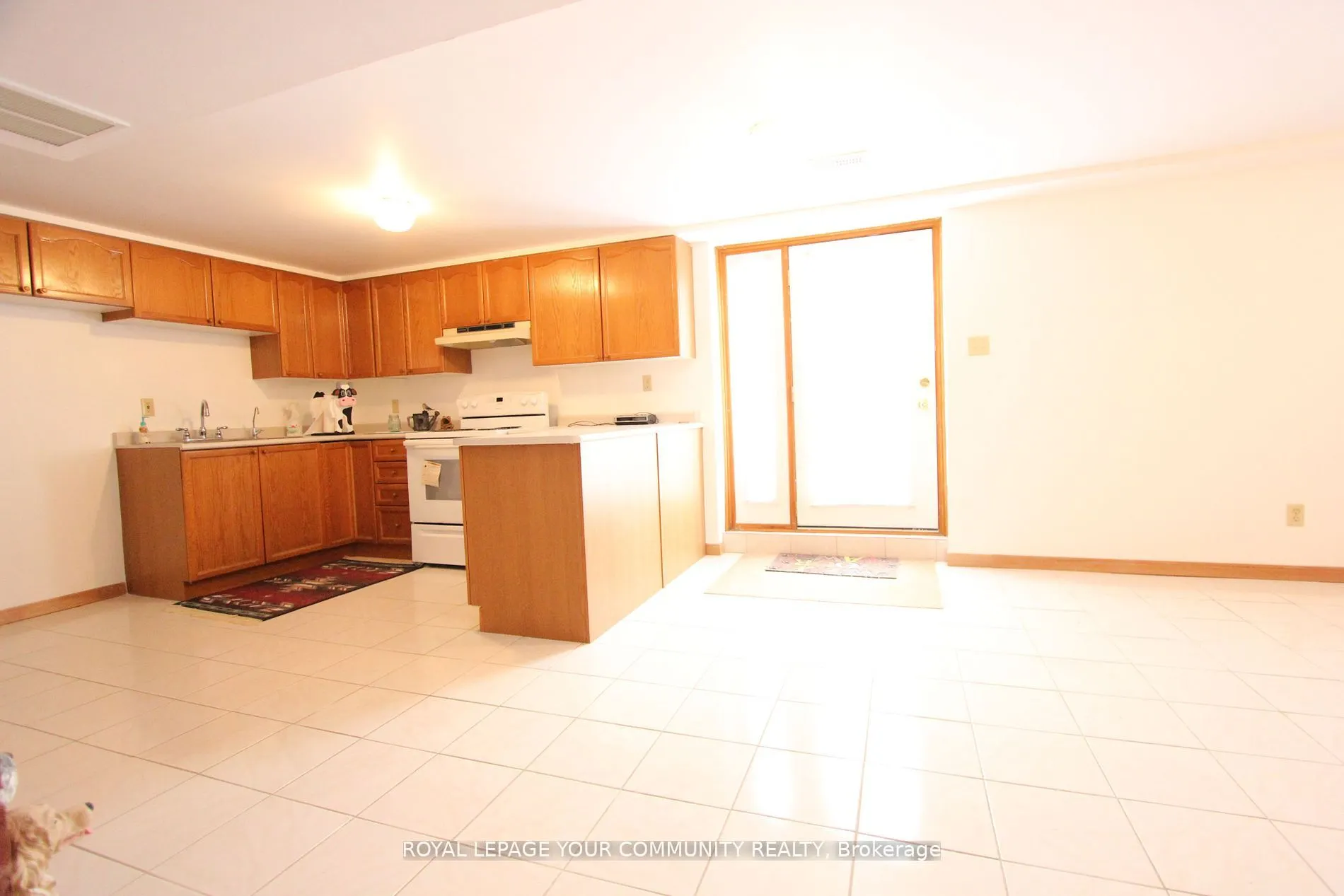20161 Bathurst Street