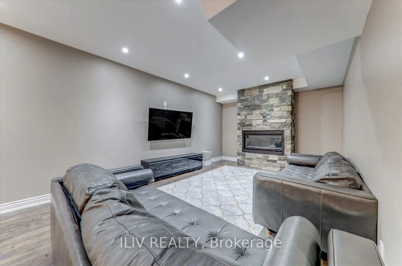 41 Country Club Crescent