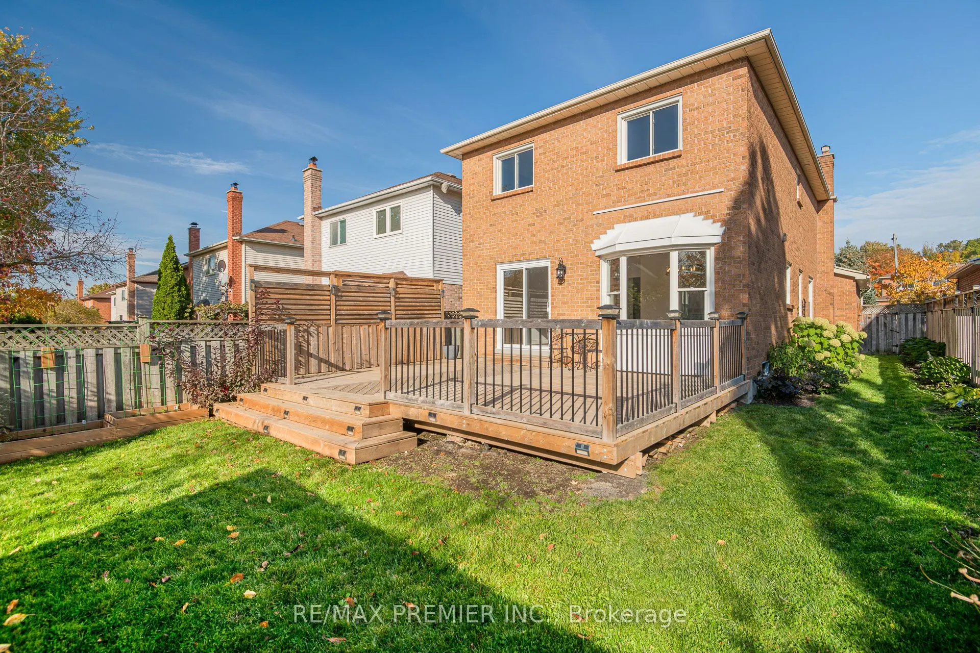 23 Sunbird Boulevard
