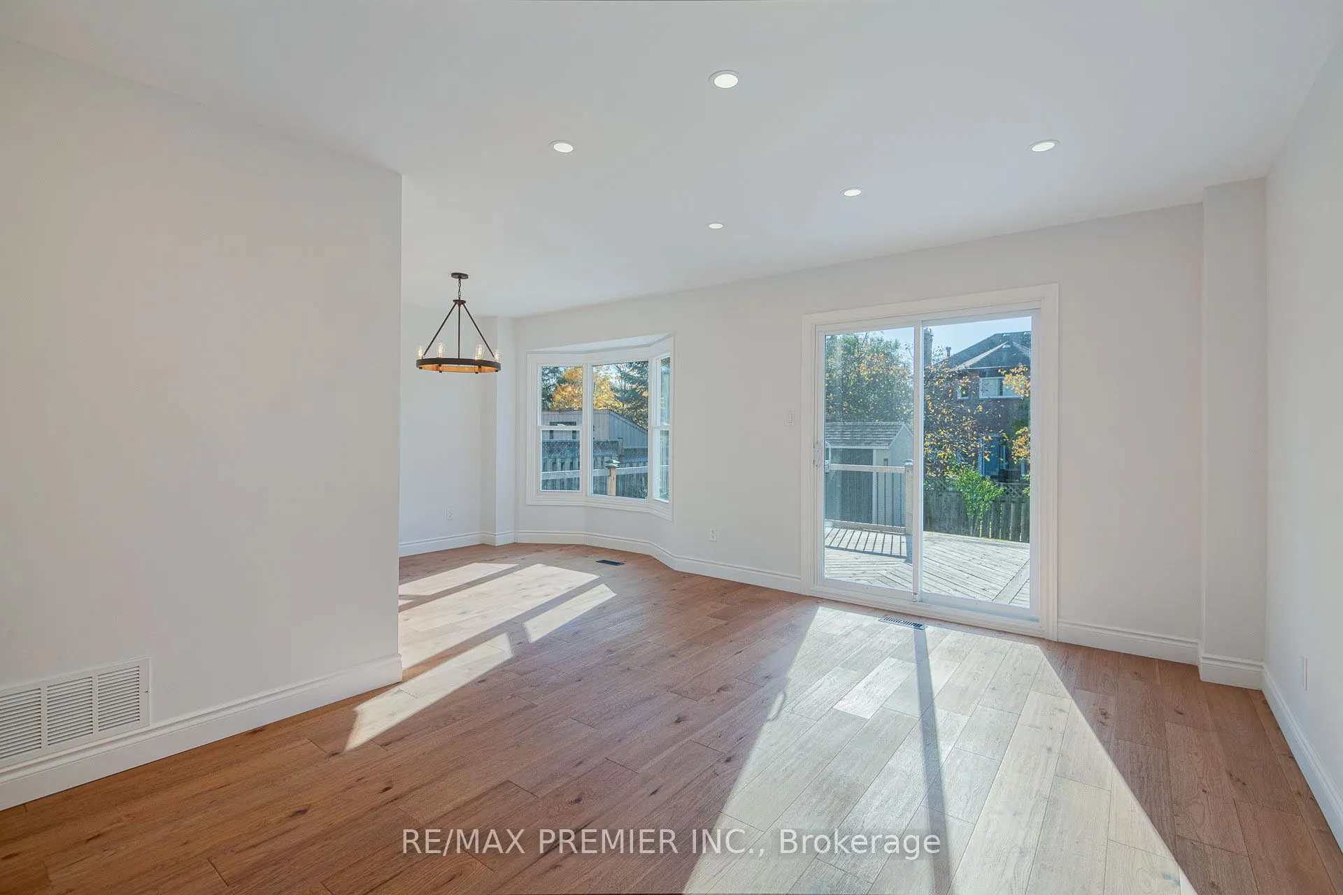 23 Sunbird Boulevard