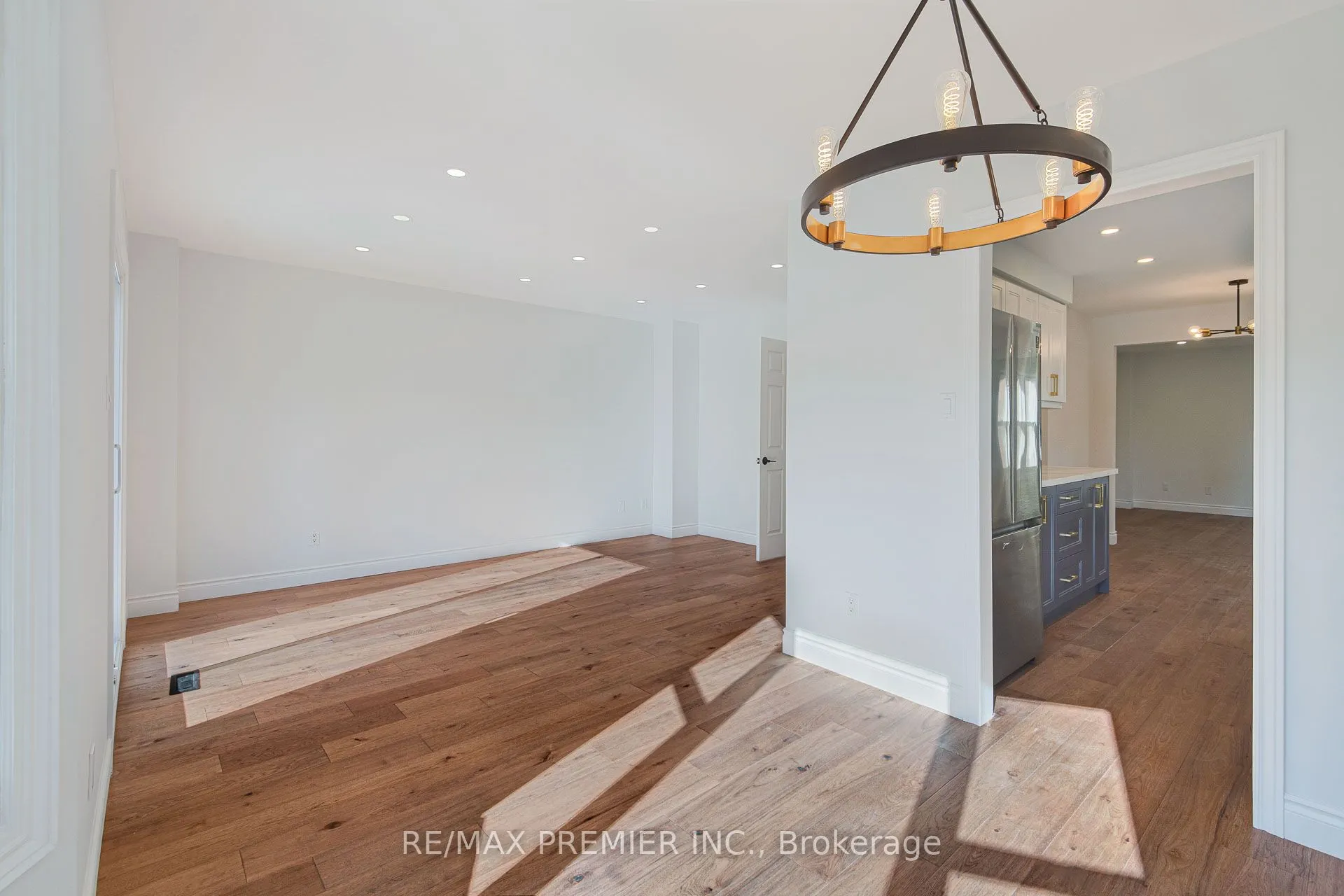 23 Sunbird Boulevard