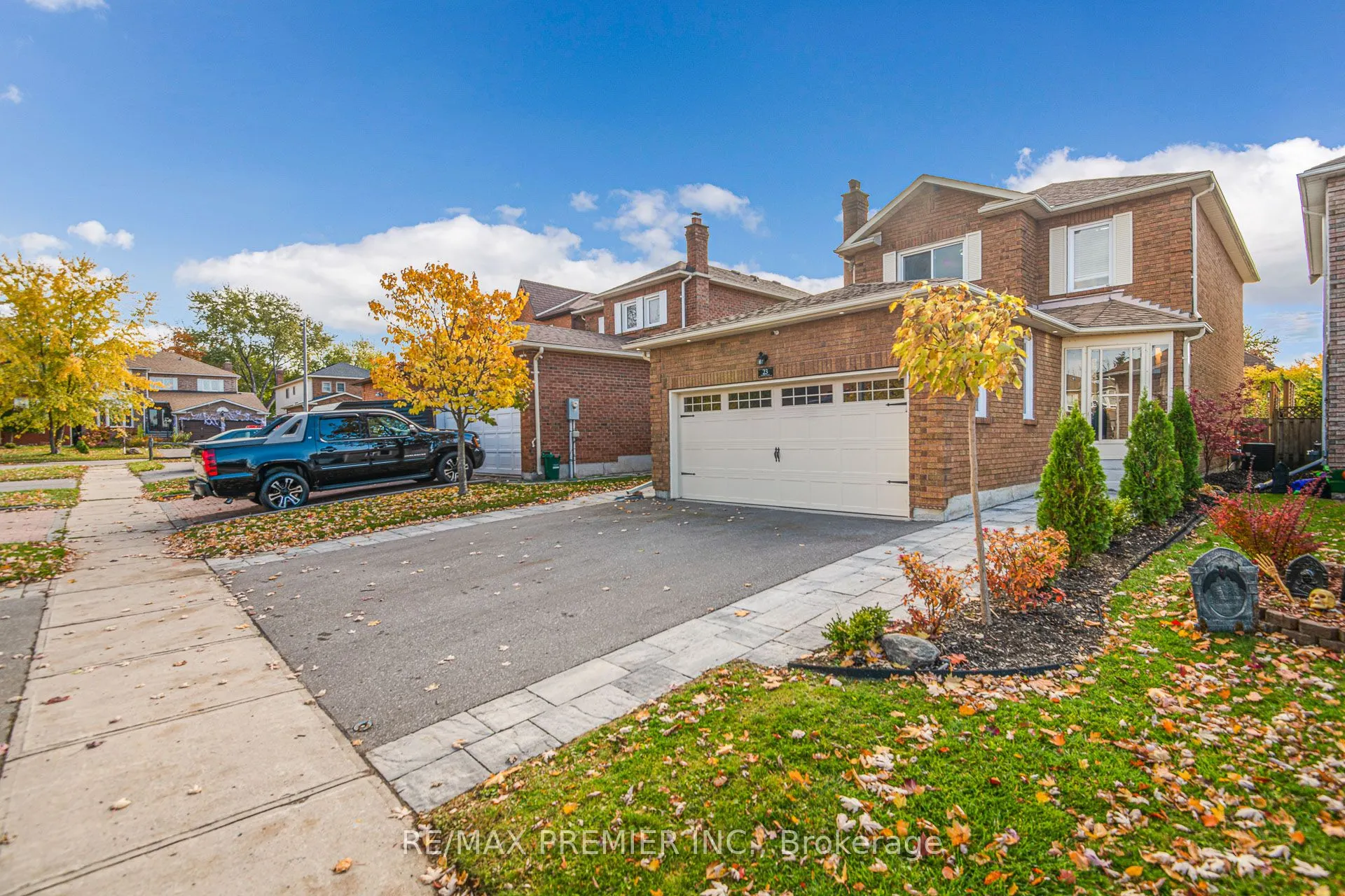 23 Sunbird Boulevard