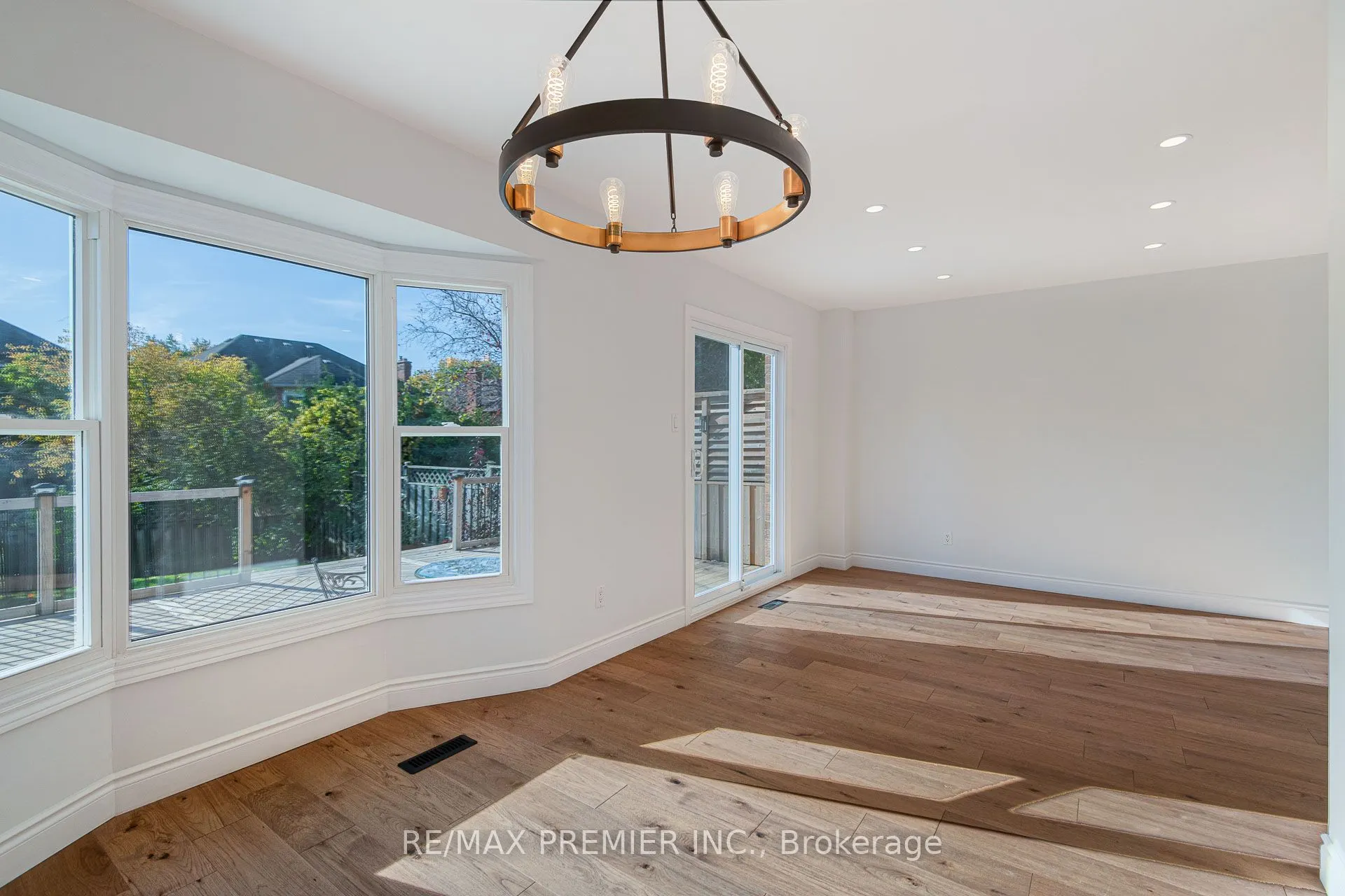 23 Sunbird Boulevard