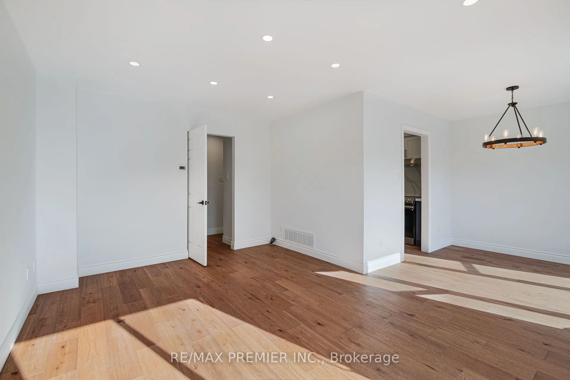 23 Sunbird Boulevard
