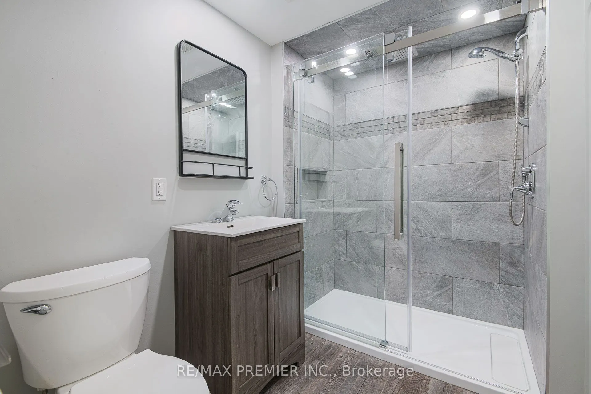 23 Sunbird Boulevard