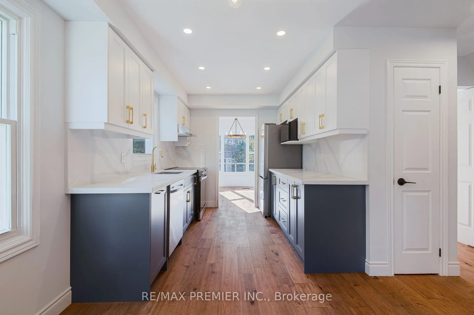 23 Sunbird Boulevard