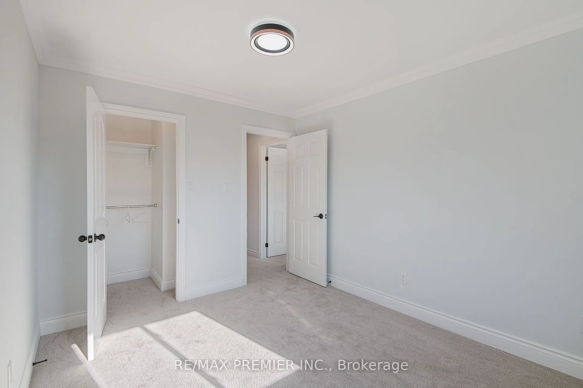 23 Sunbird Boulevard