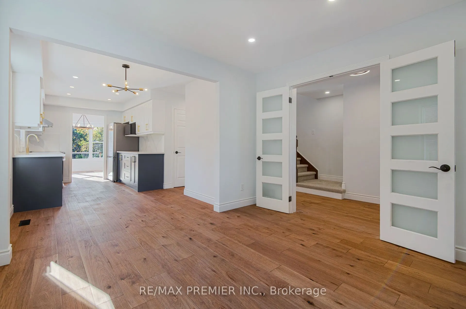 23 Sunbird Boulevard