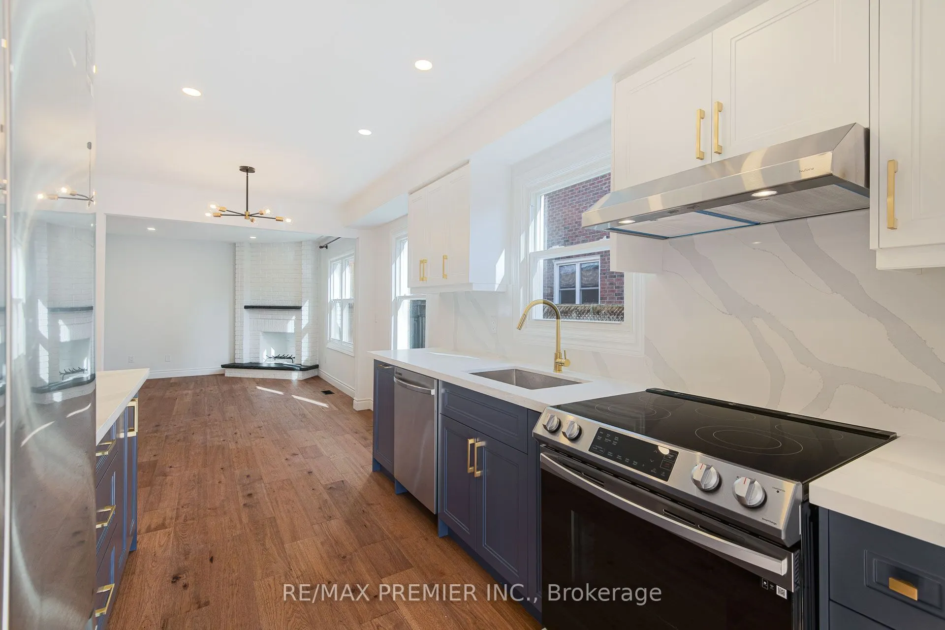 23 Sunbird Boulevard