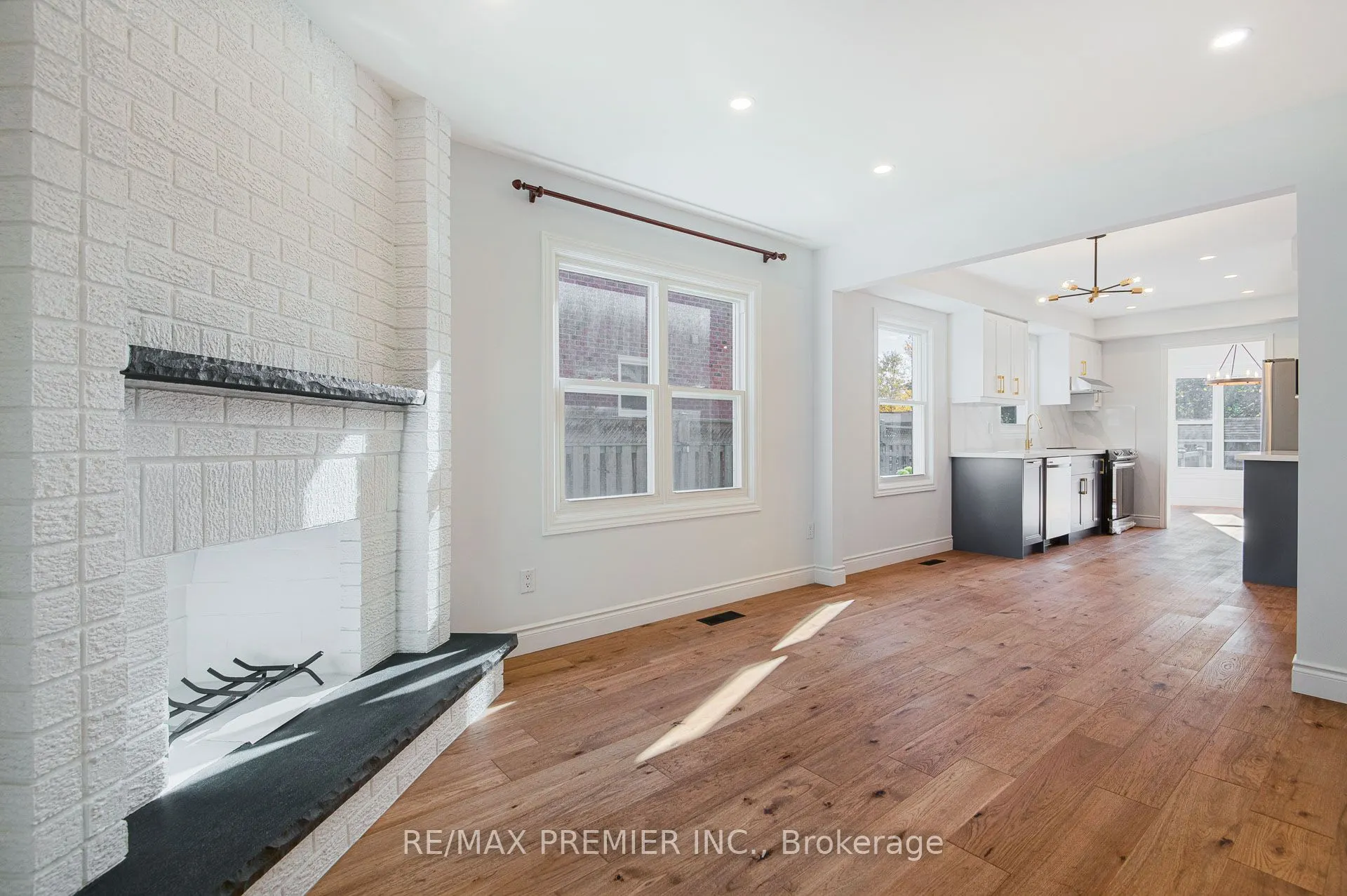 23 Sunbird Boulevard