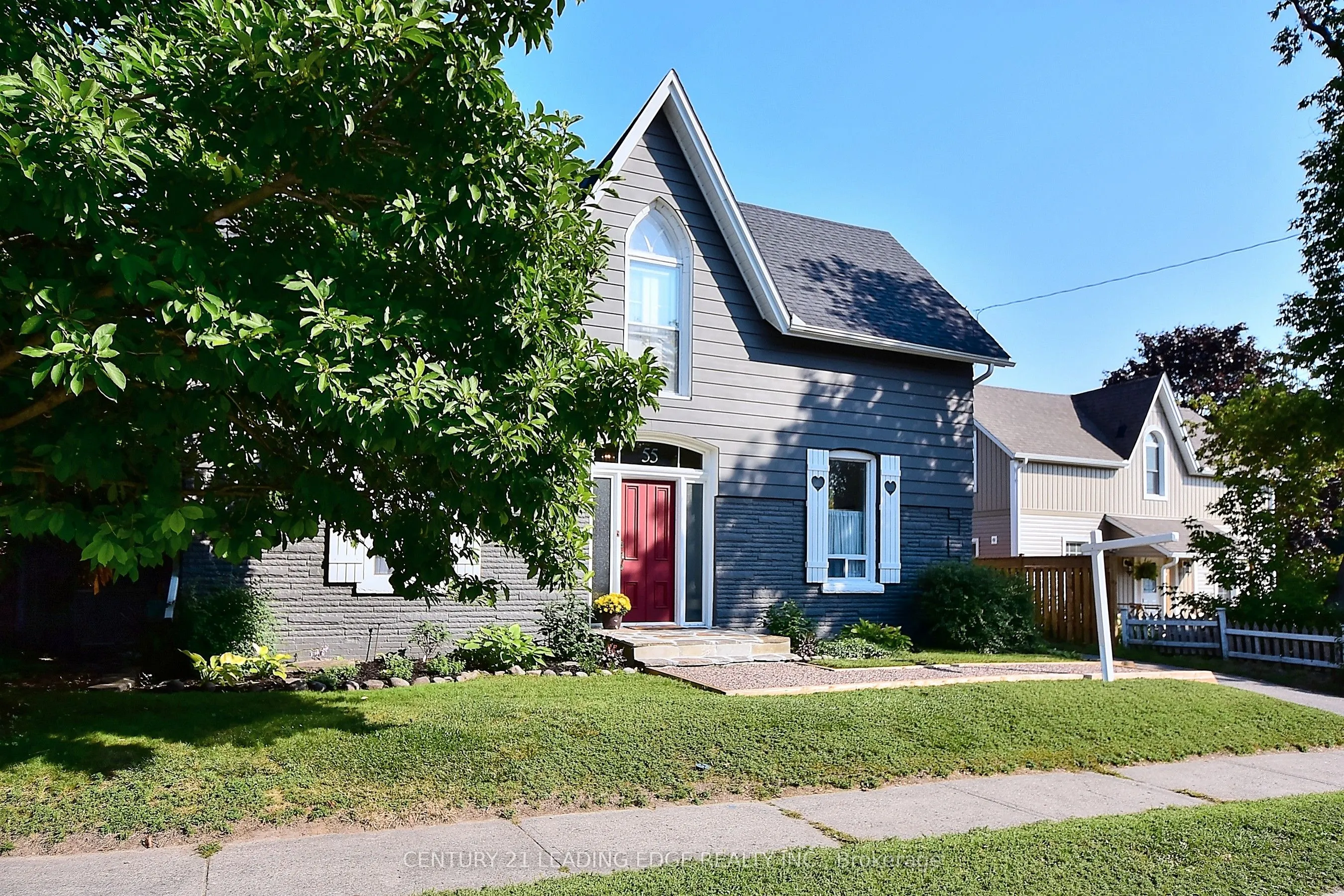 55 Brock Street E