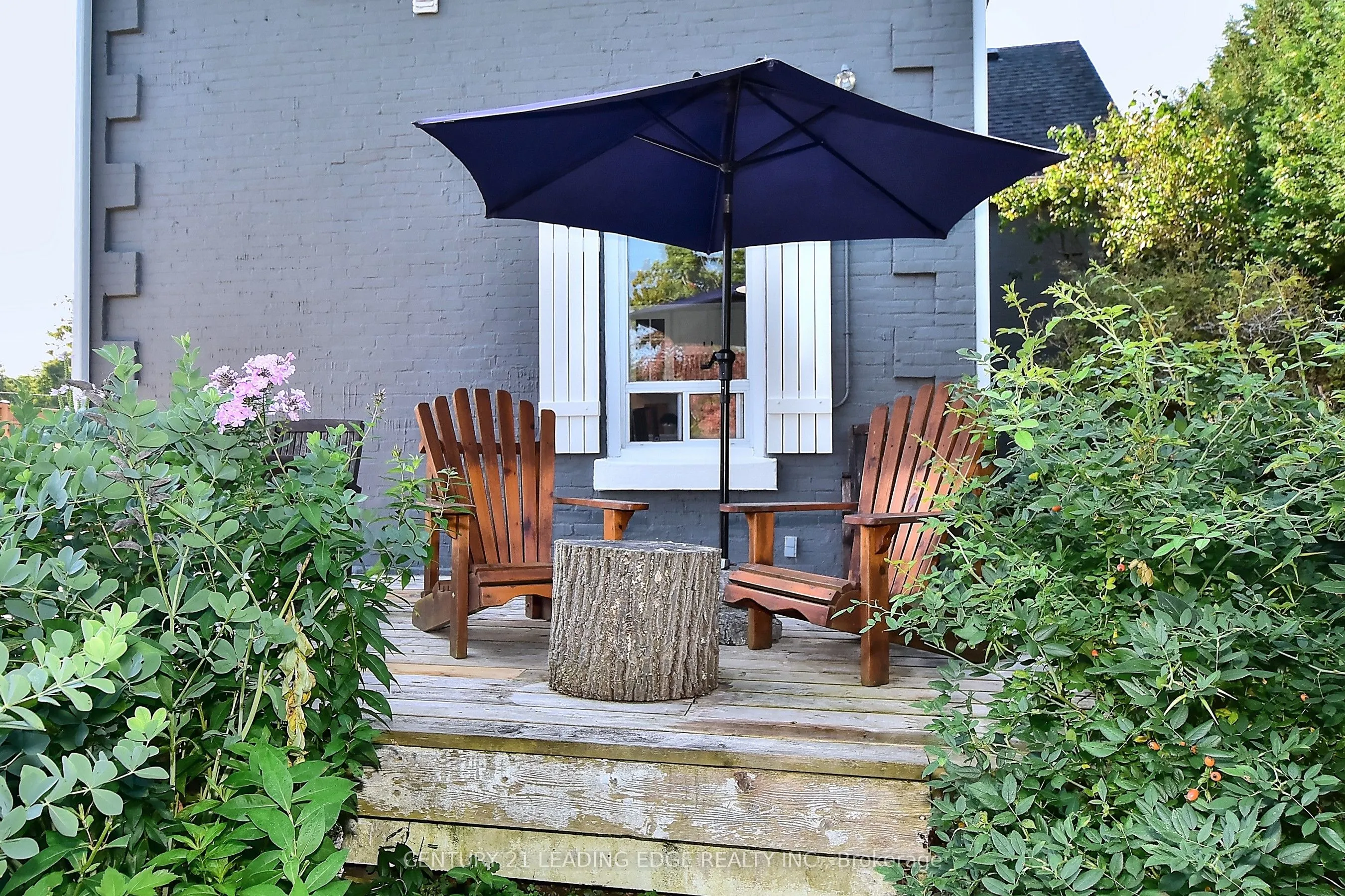 55 Brock Street E