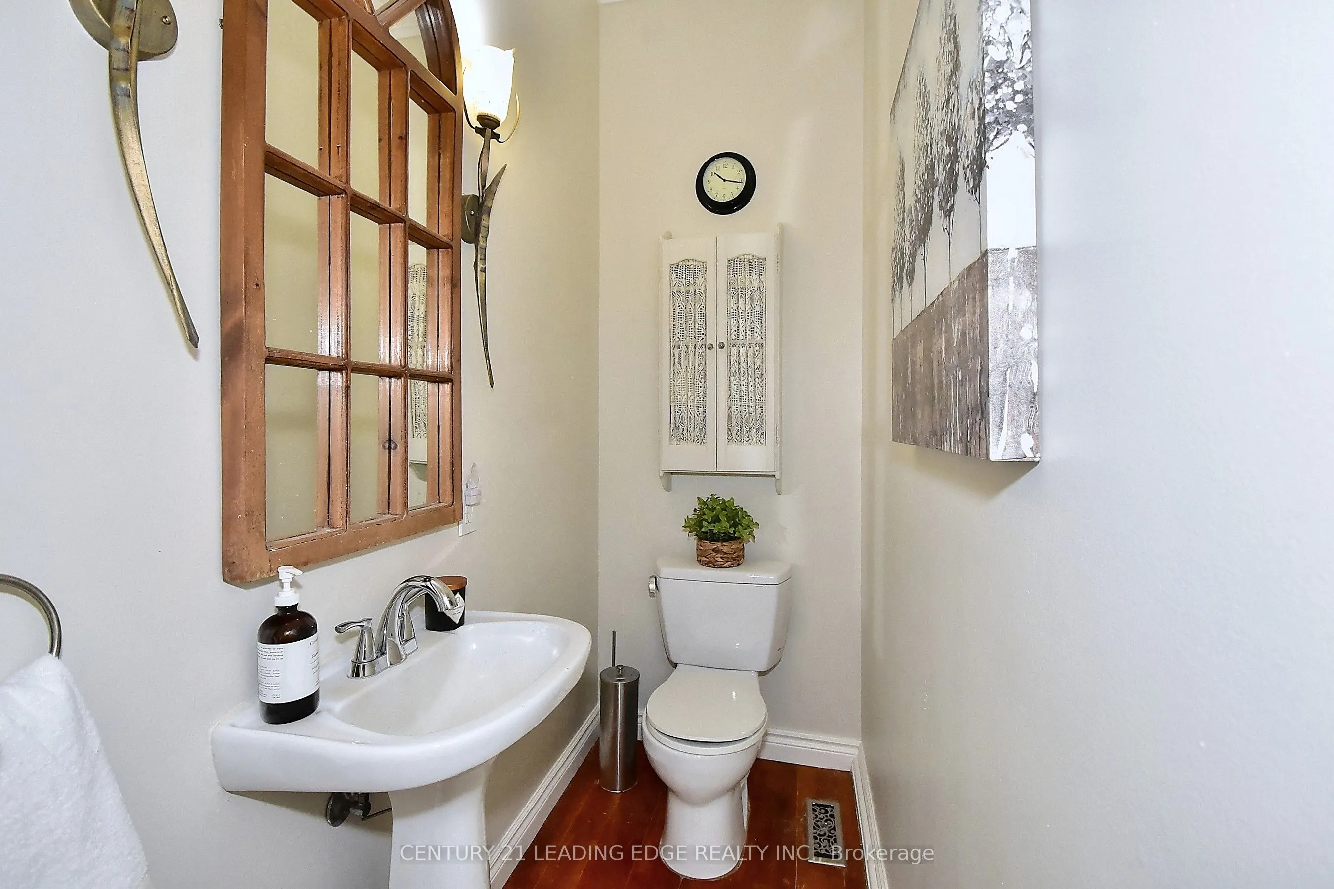 55 Brock Street E
