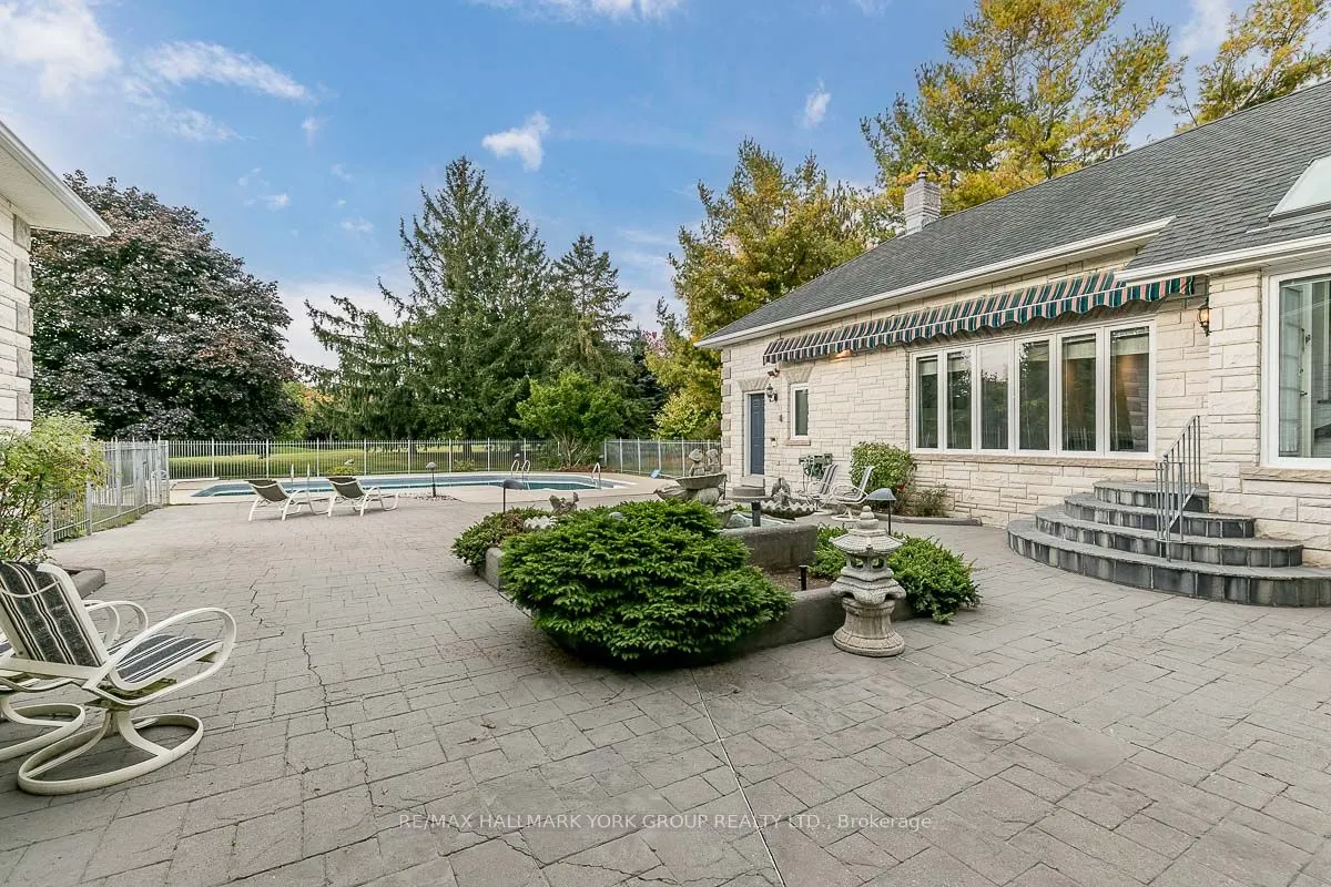 27 Glen Meadow Lane