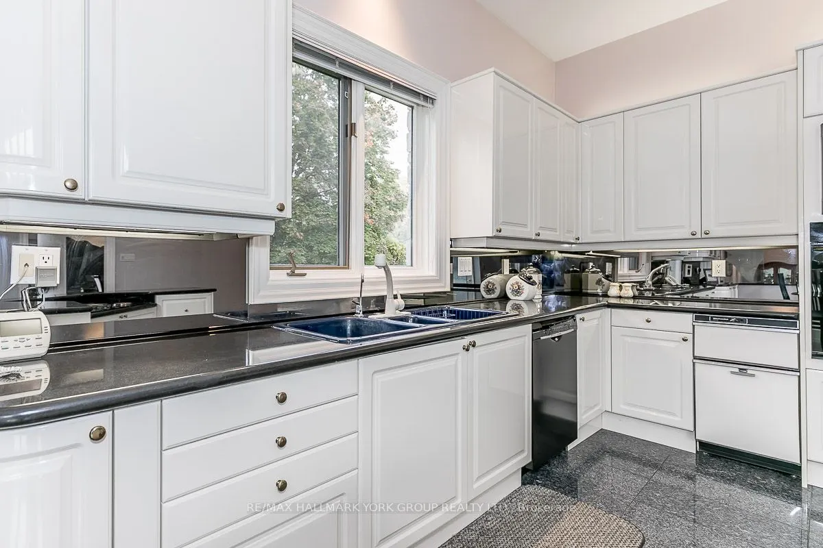 27 Glen Meadow Lane