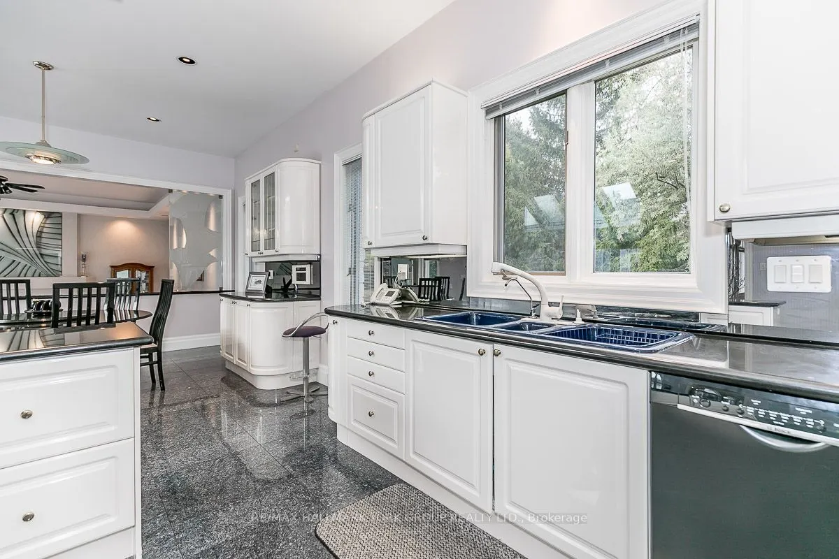27 Glen Meadow Lane