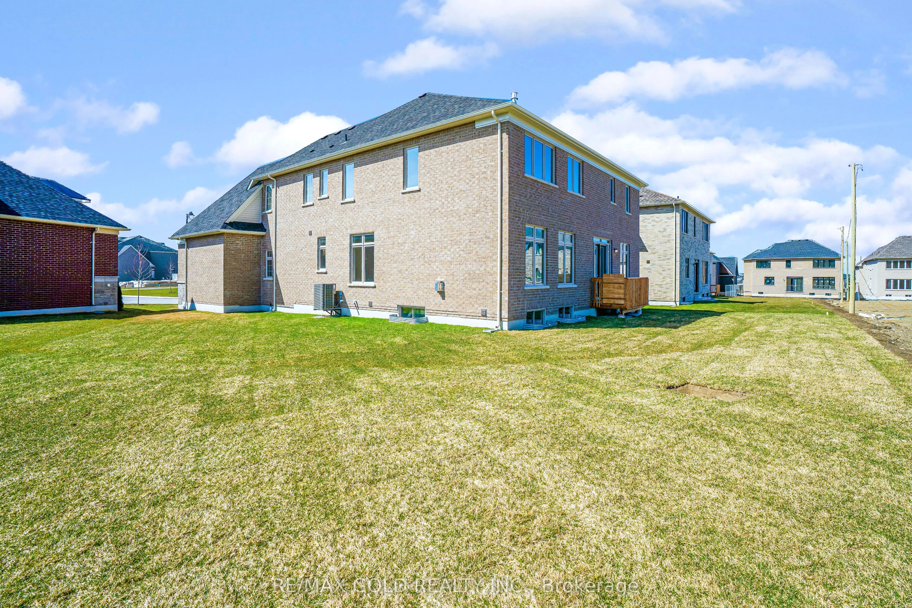 8 Twinleaf Crescent