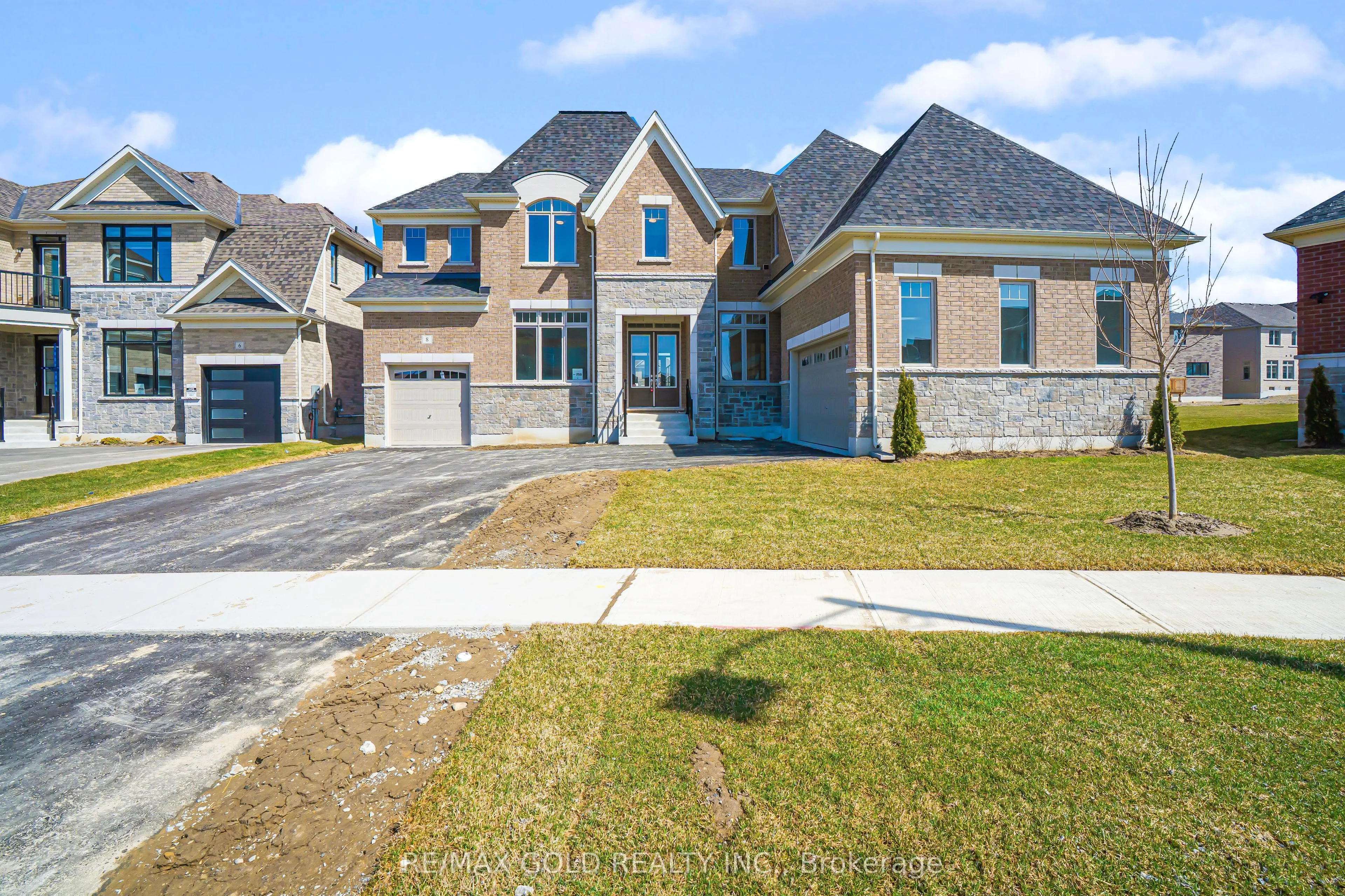 8 Twinleaf Crescent