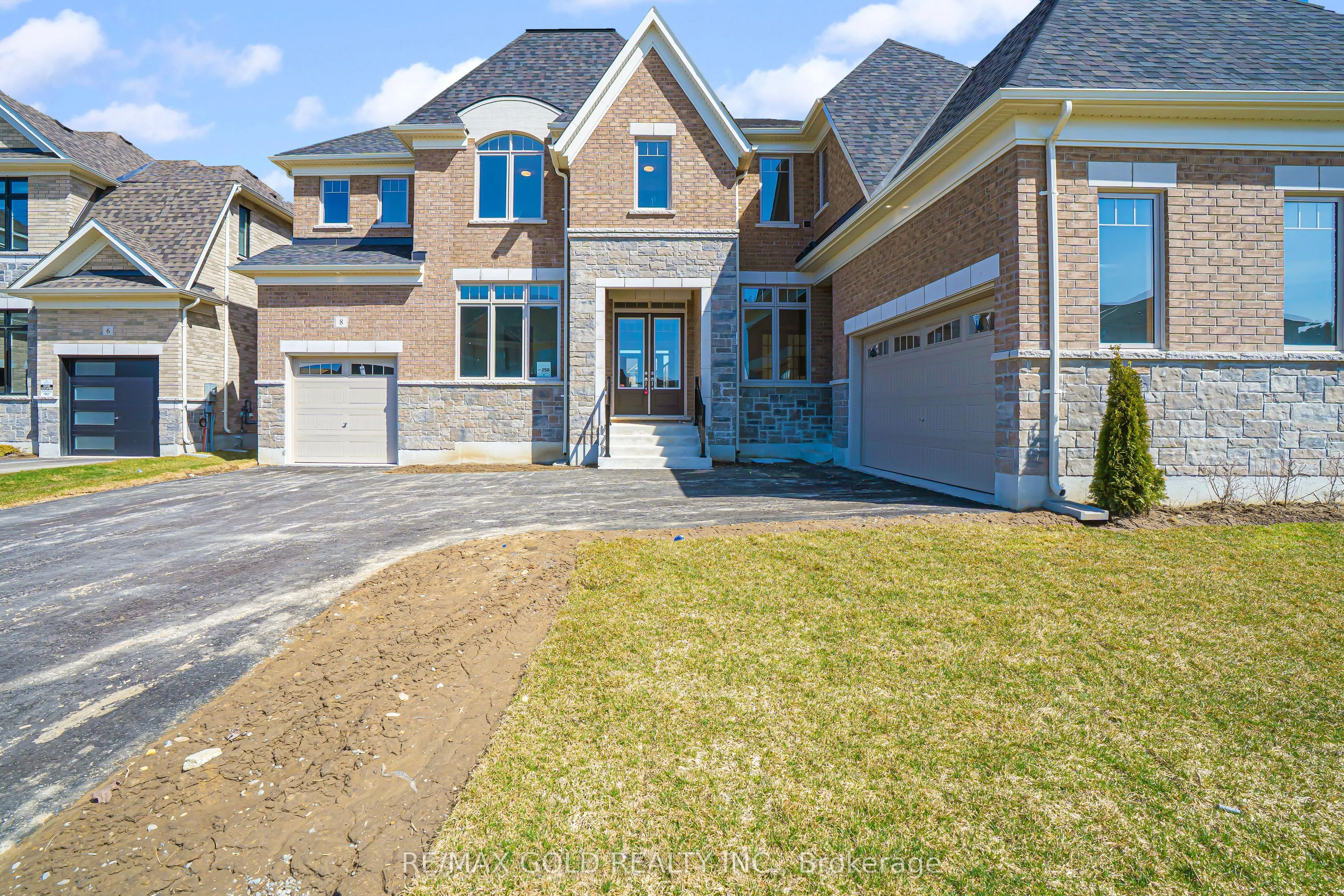 8 Twinleaf Crescent