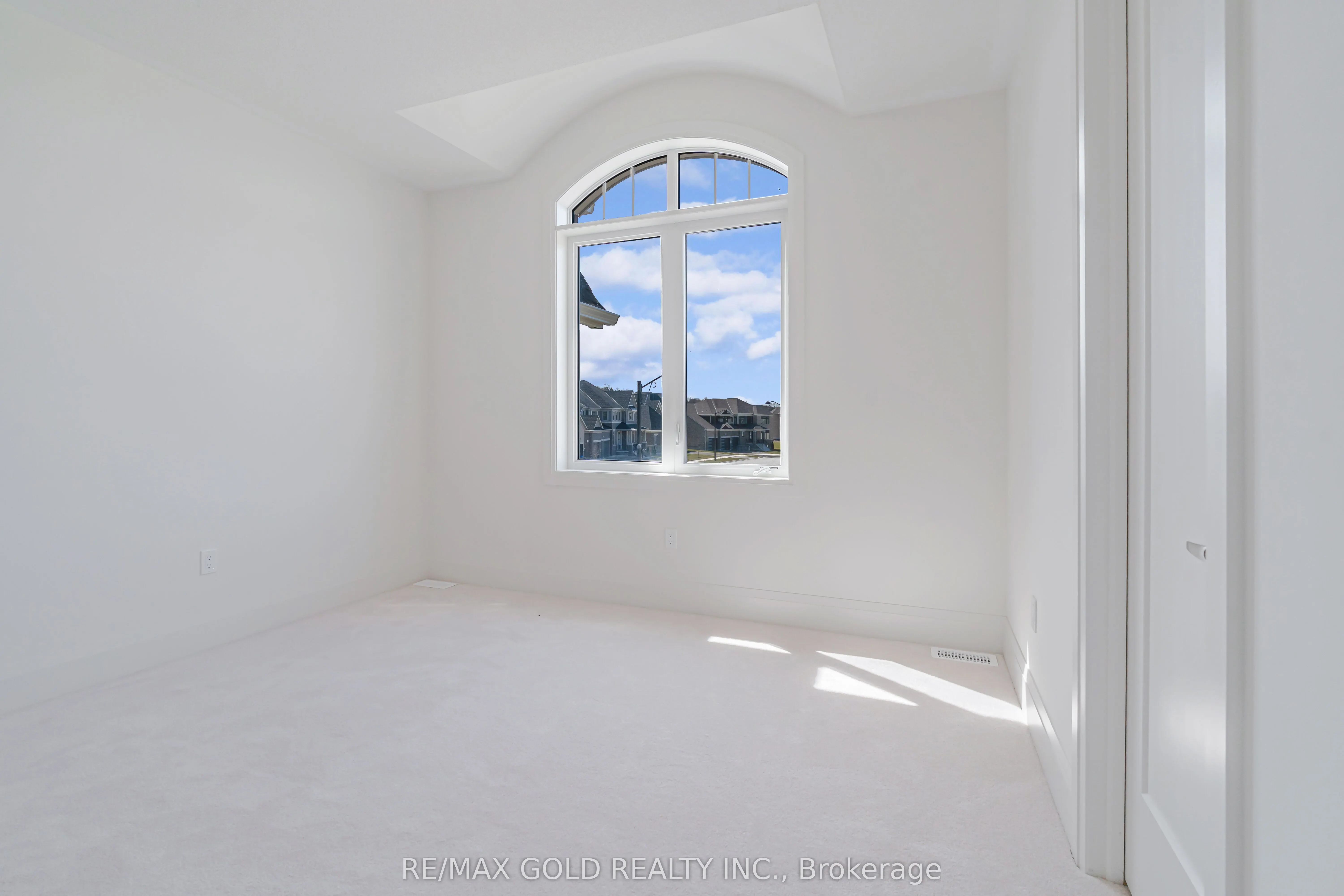 8 Twinleaf Crescent