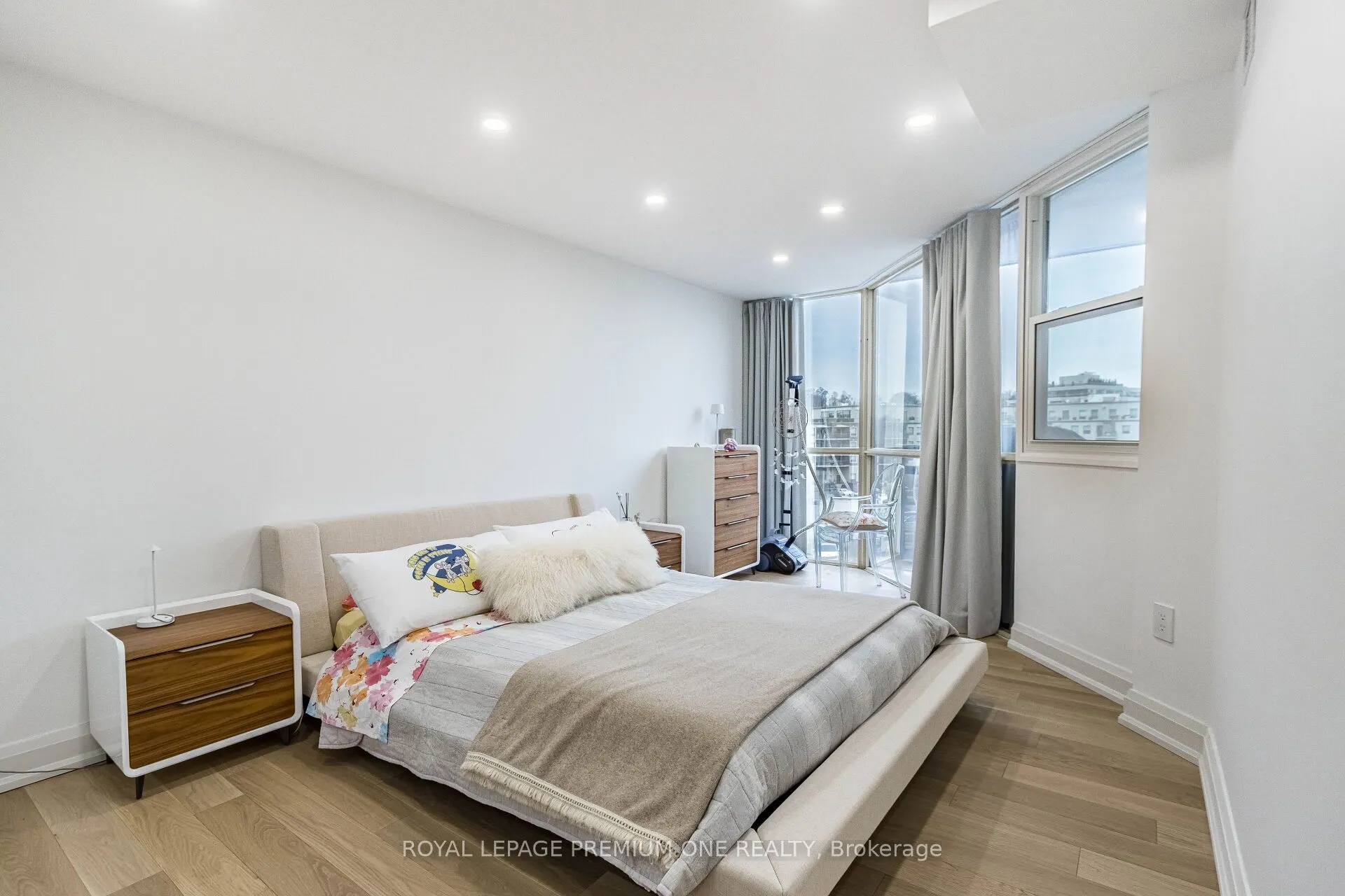 100 Arbors Lane, #207