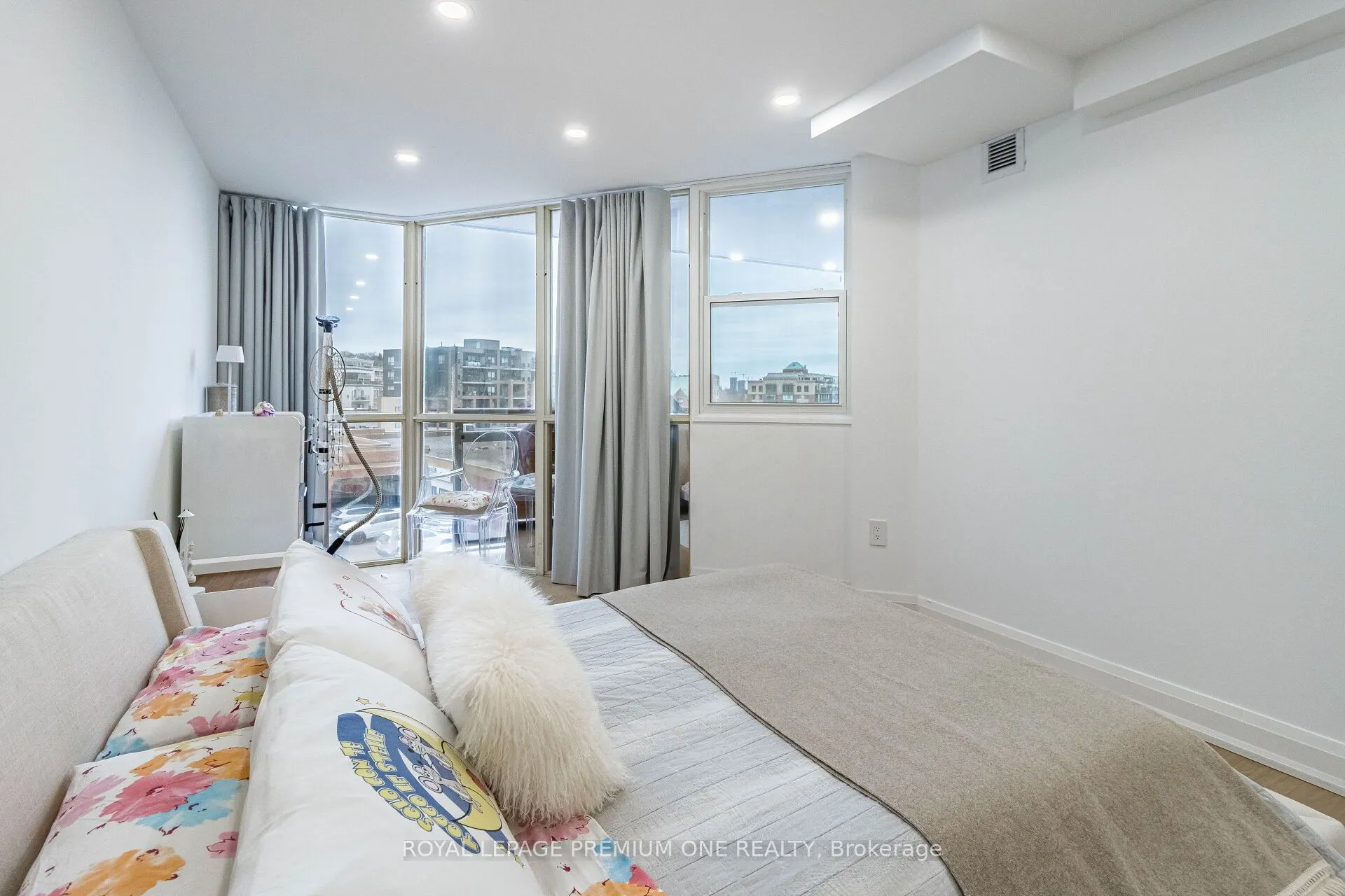 100 Arbors Lane, #207