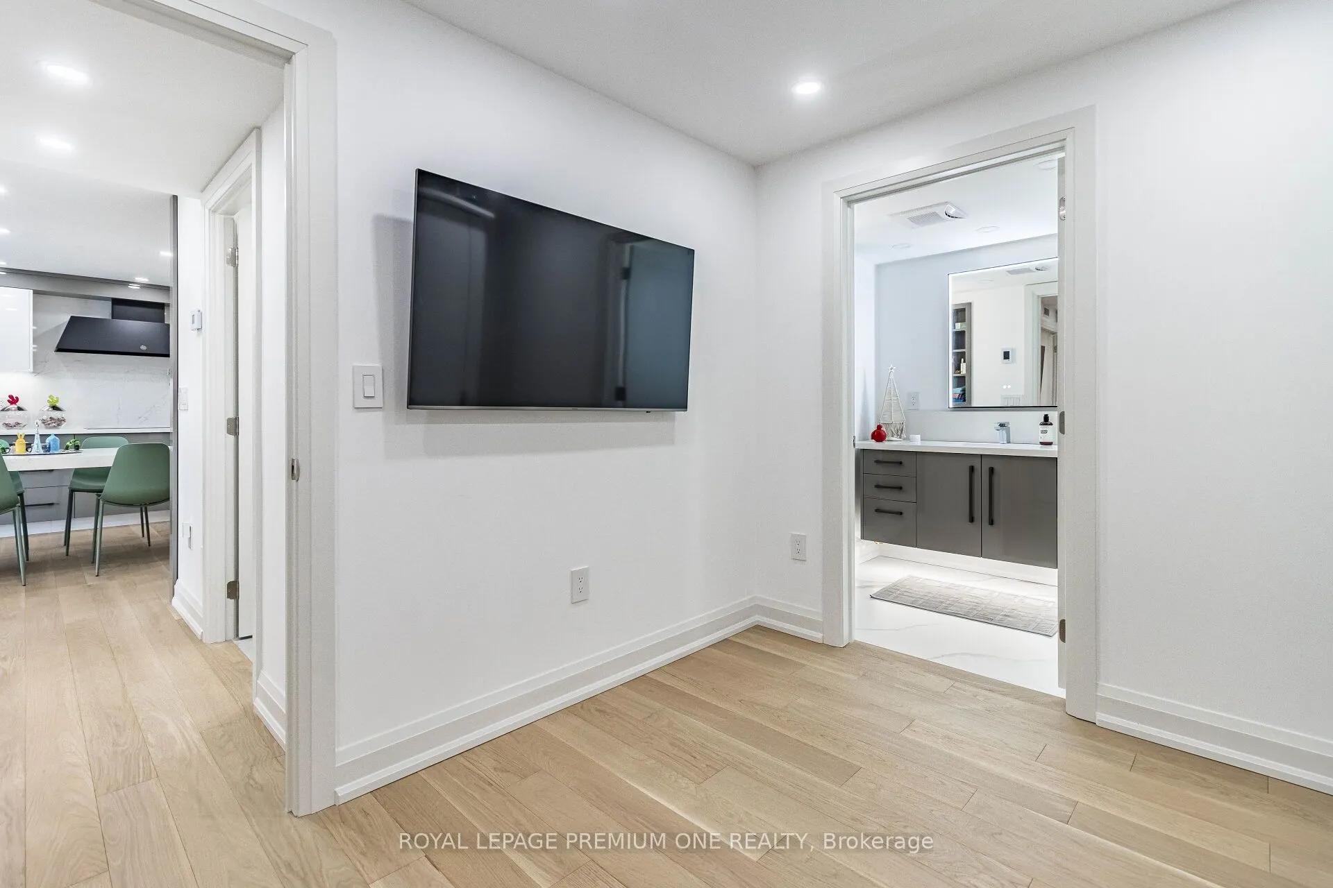 100 Arbors Lane, #207