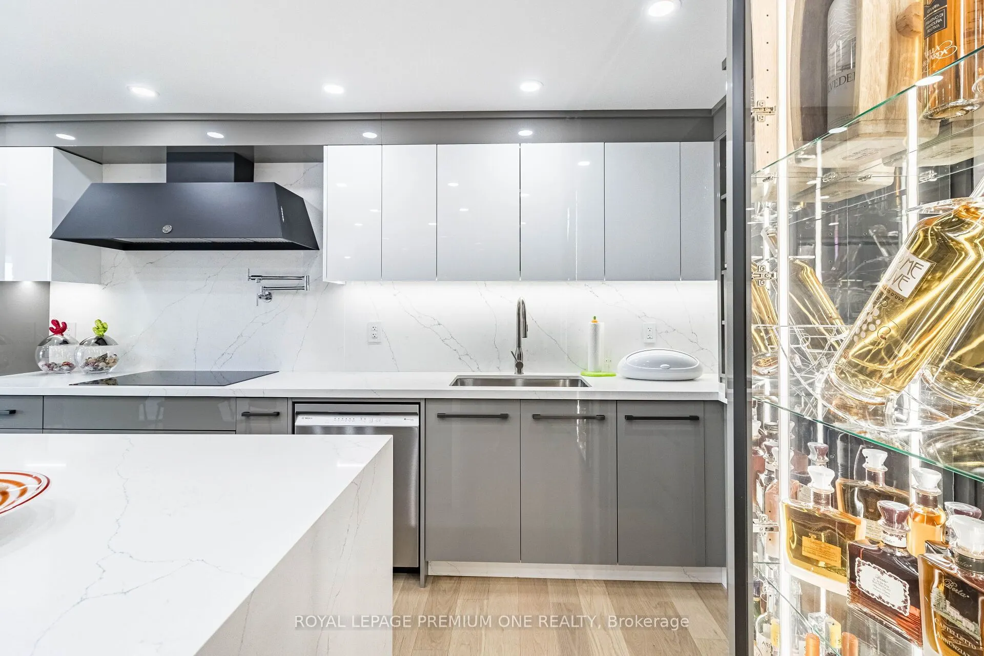 100 Arbors Lane, #207