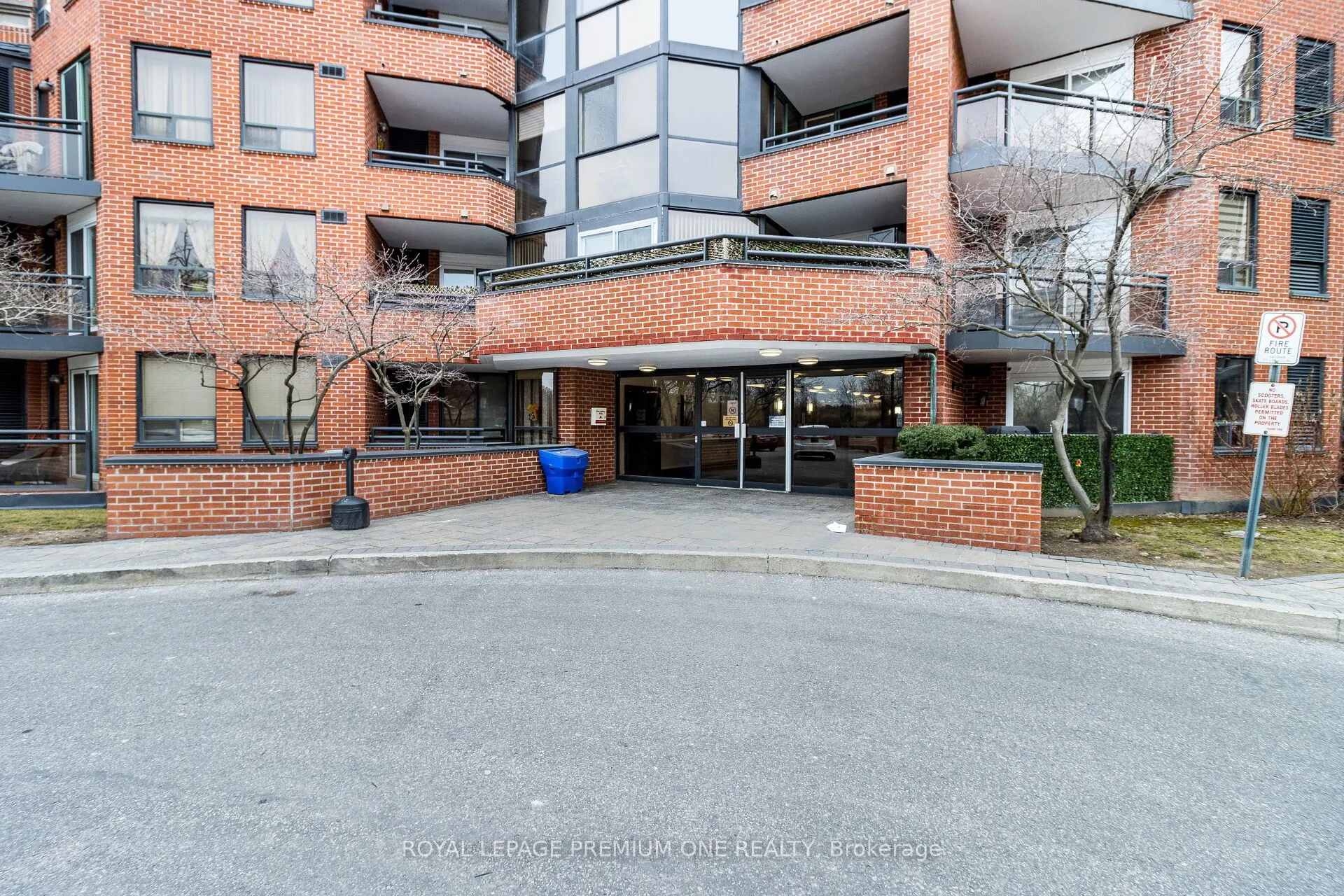 100 Arbors Lane, #207